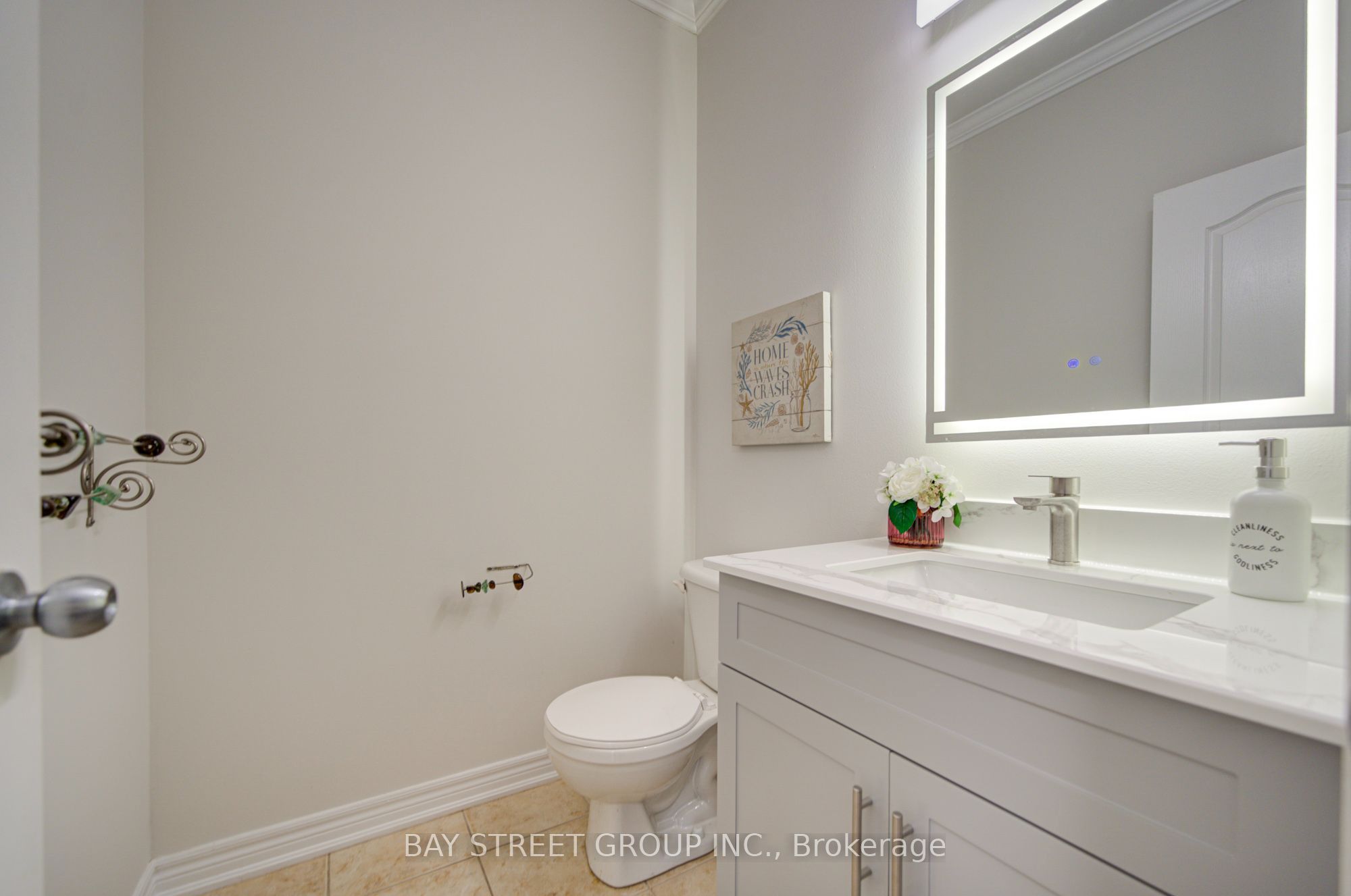 2422 Hertfordshire Way Property Photo 21