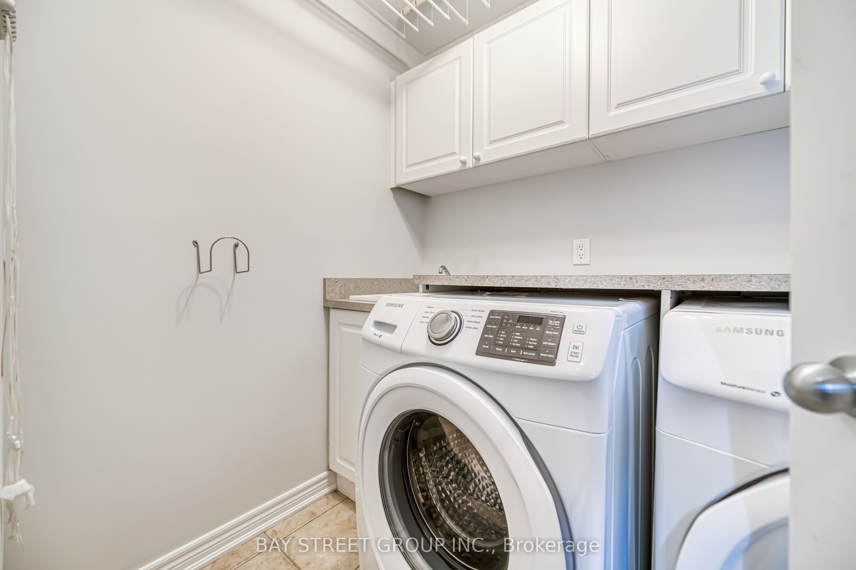 2422 Hertfordshire Way Property Photo 22