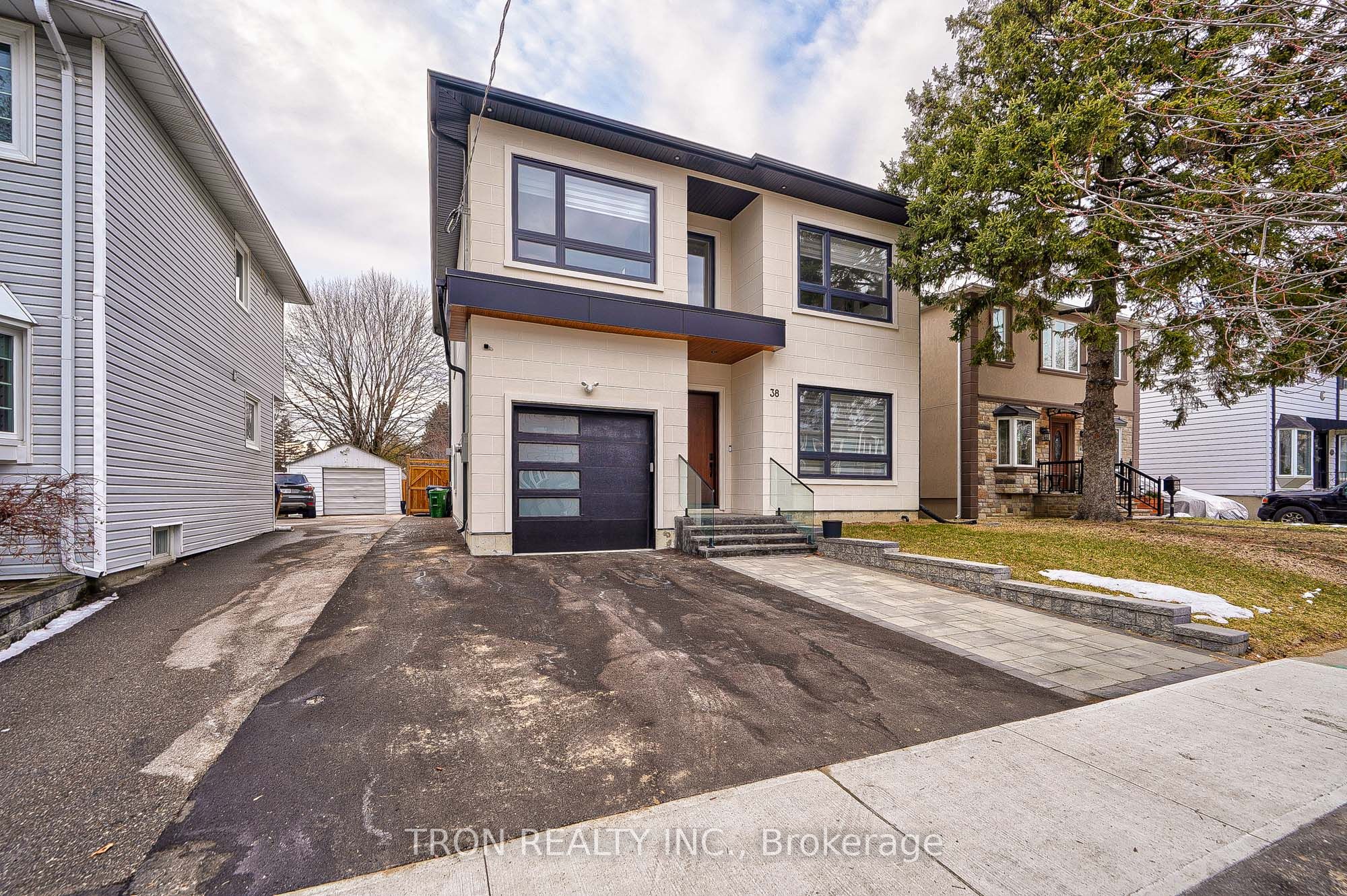 38 Uno Drive Property Photo 2