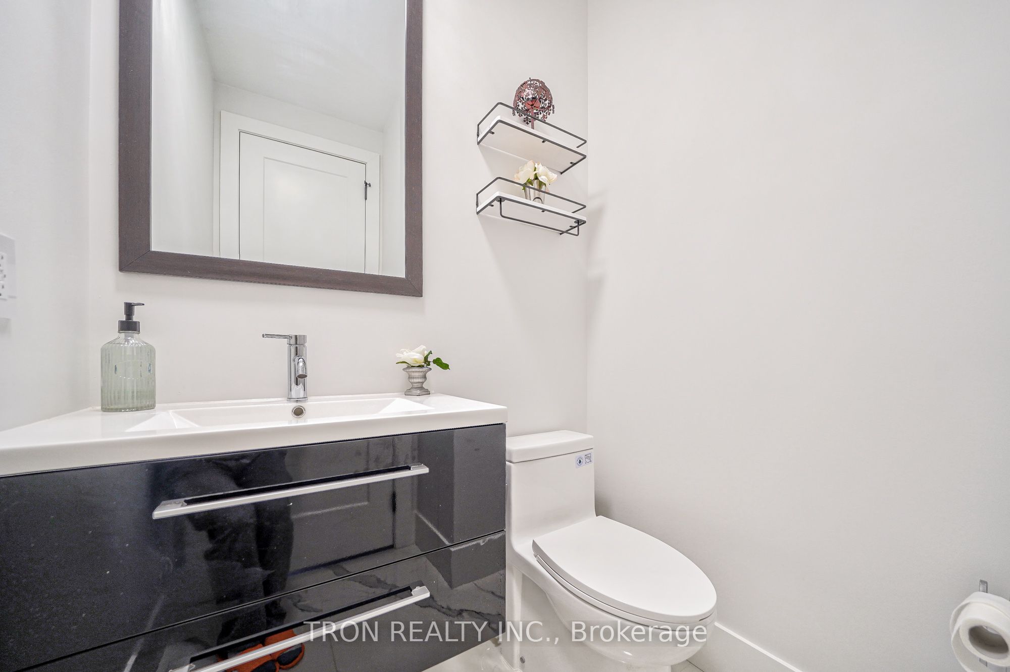 38 Uno Drive Property Photo 11