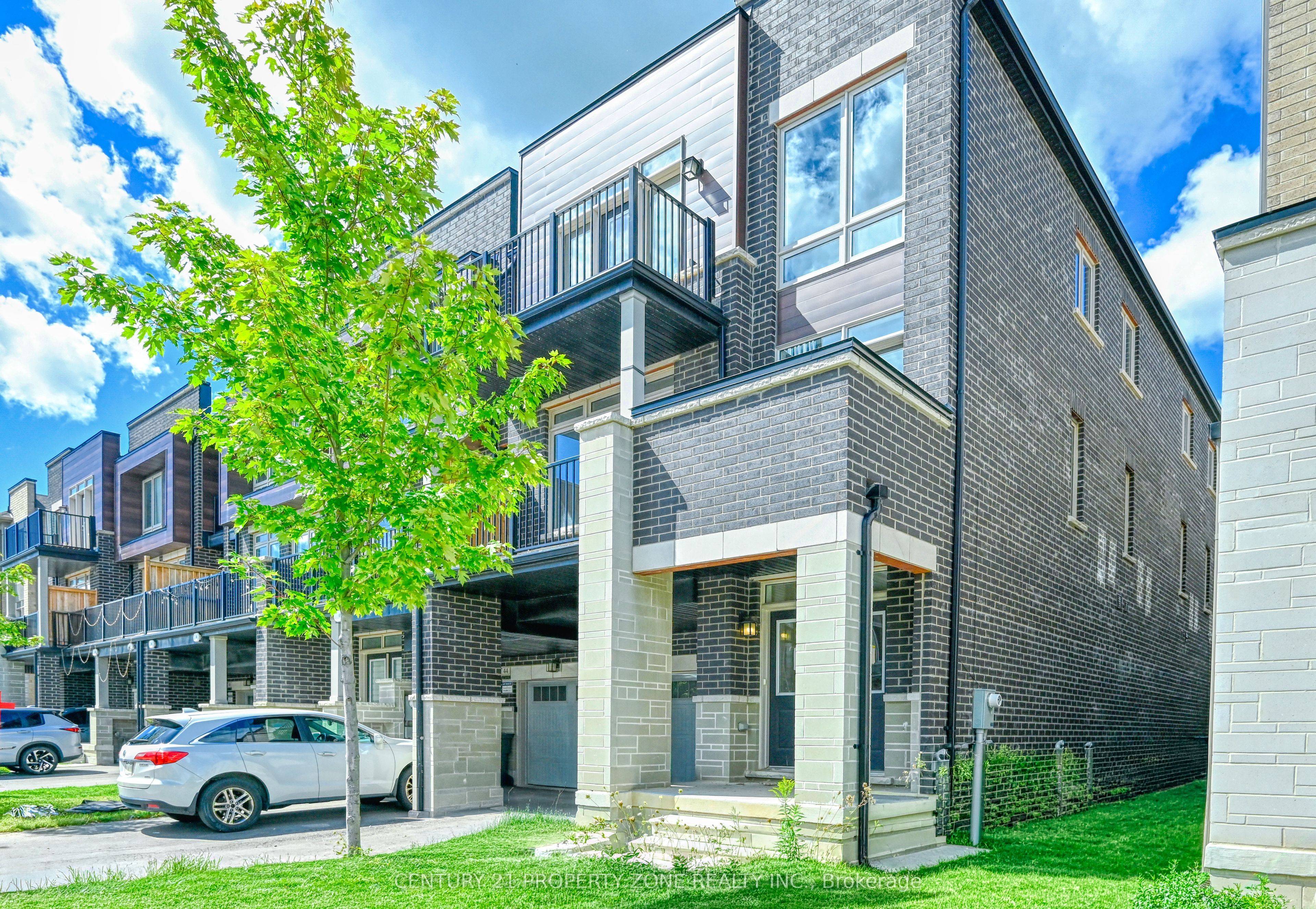 42 Donald Ficht Crescent Property Photo 3