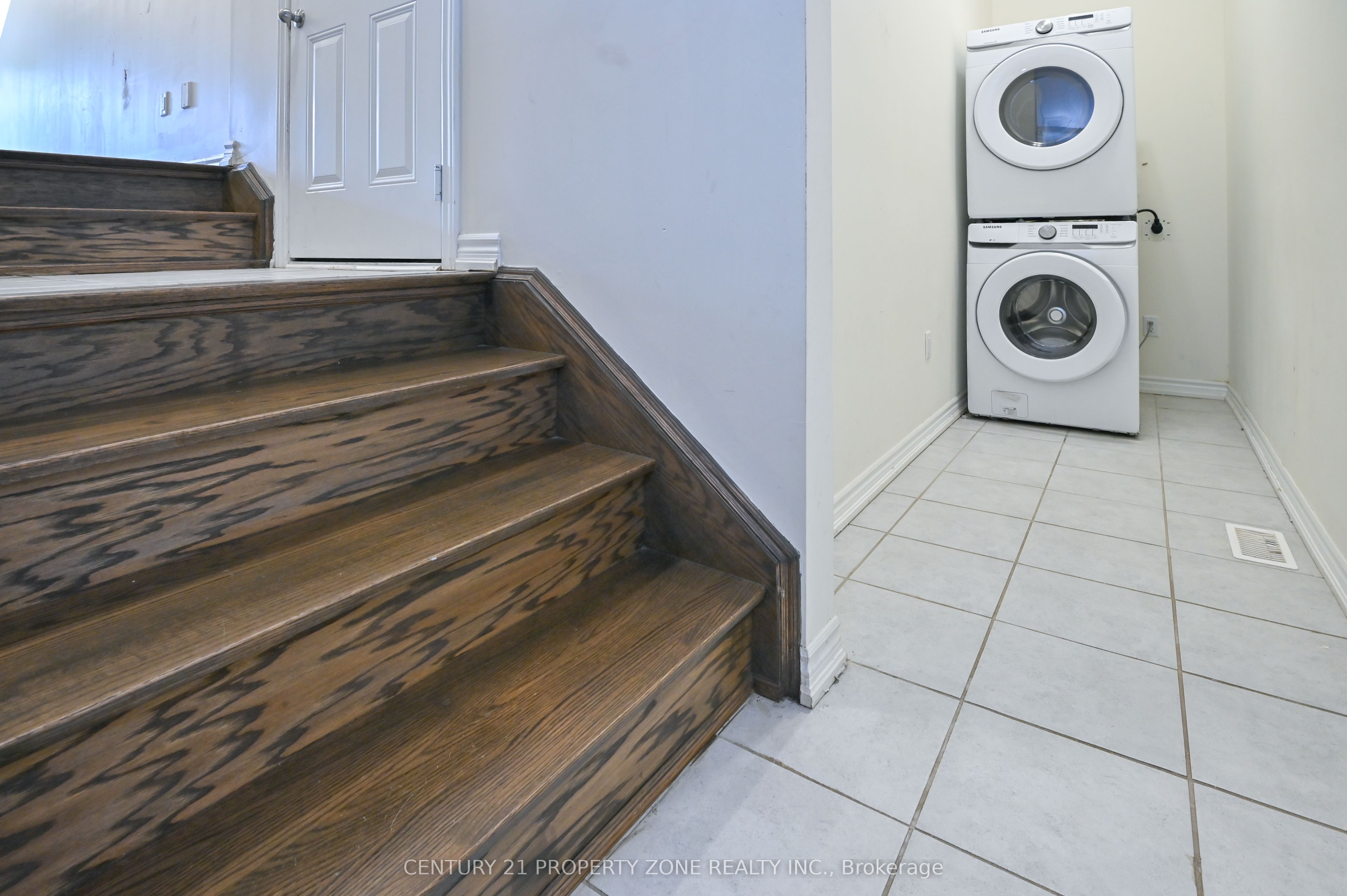 42 Donald Ficht Crescent Property Photo 23