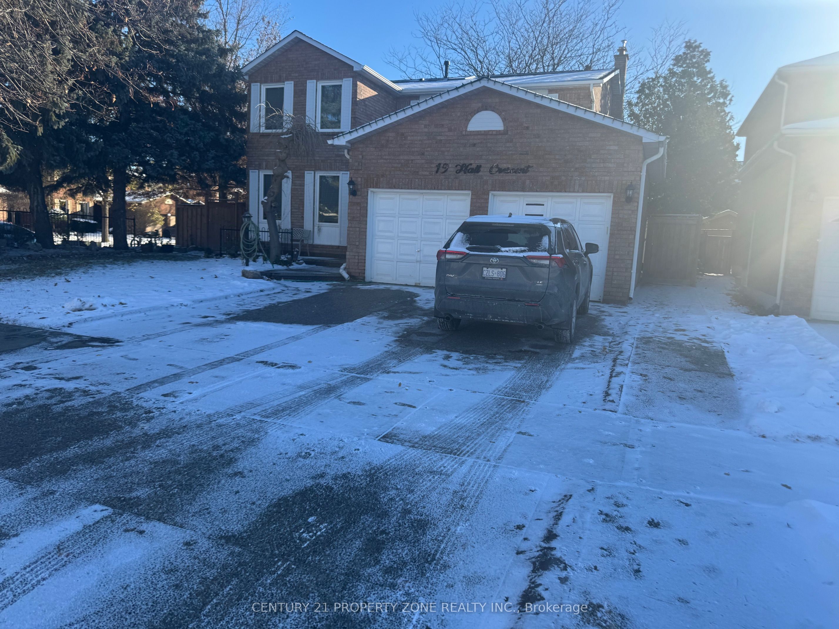 19 Hall Crescent BSMT Property Photo 1