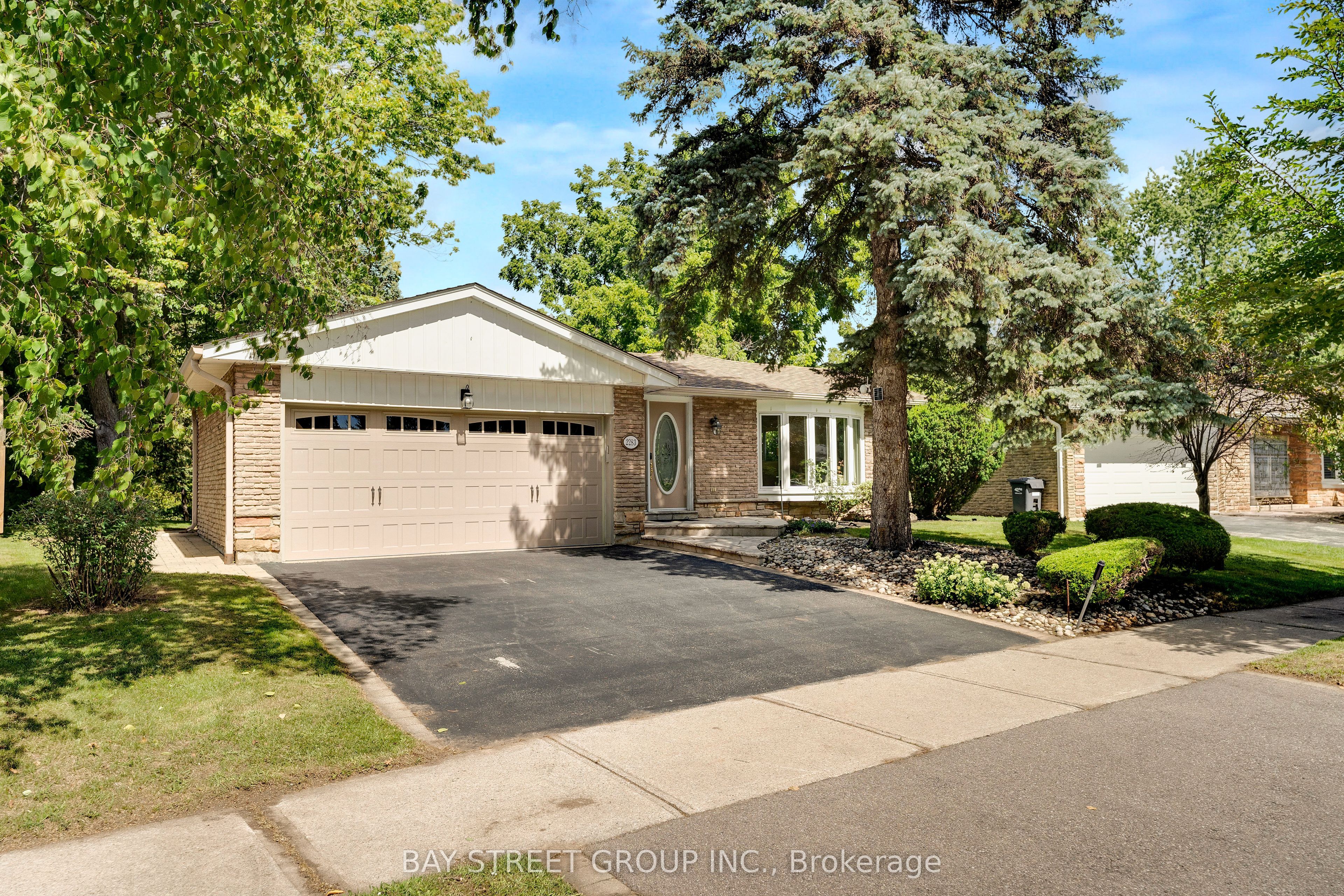 2283 Devon Road Property Photo 5