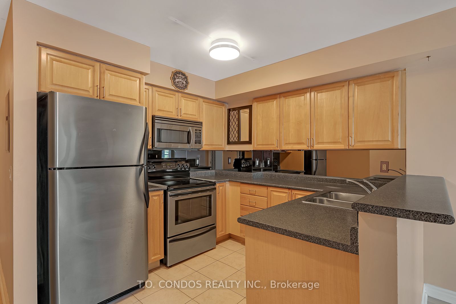 33 Elm Drive W 906 Property Photo 6