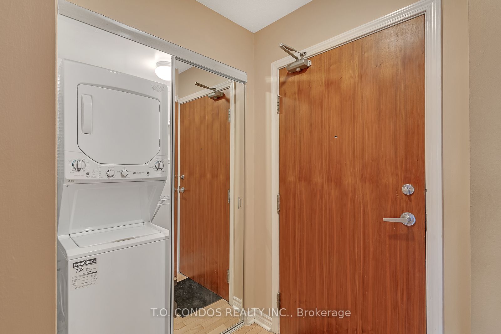 33 Elm Drive W 906 Property Photo 20