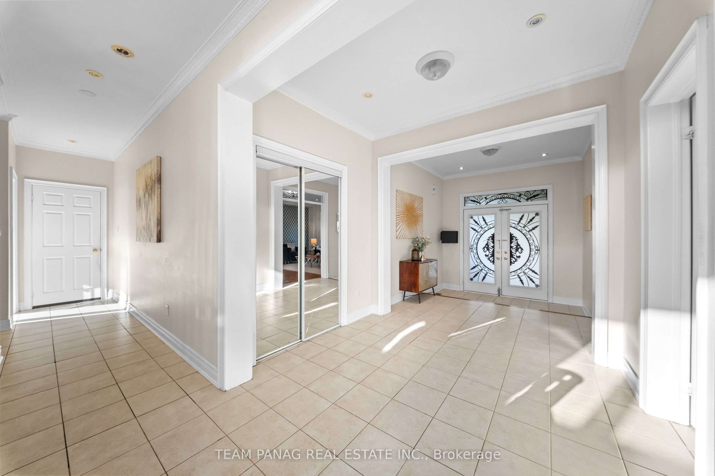 52 Mount Royal Circle Property Photo 7