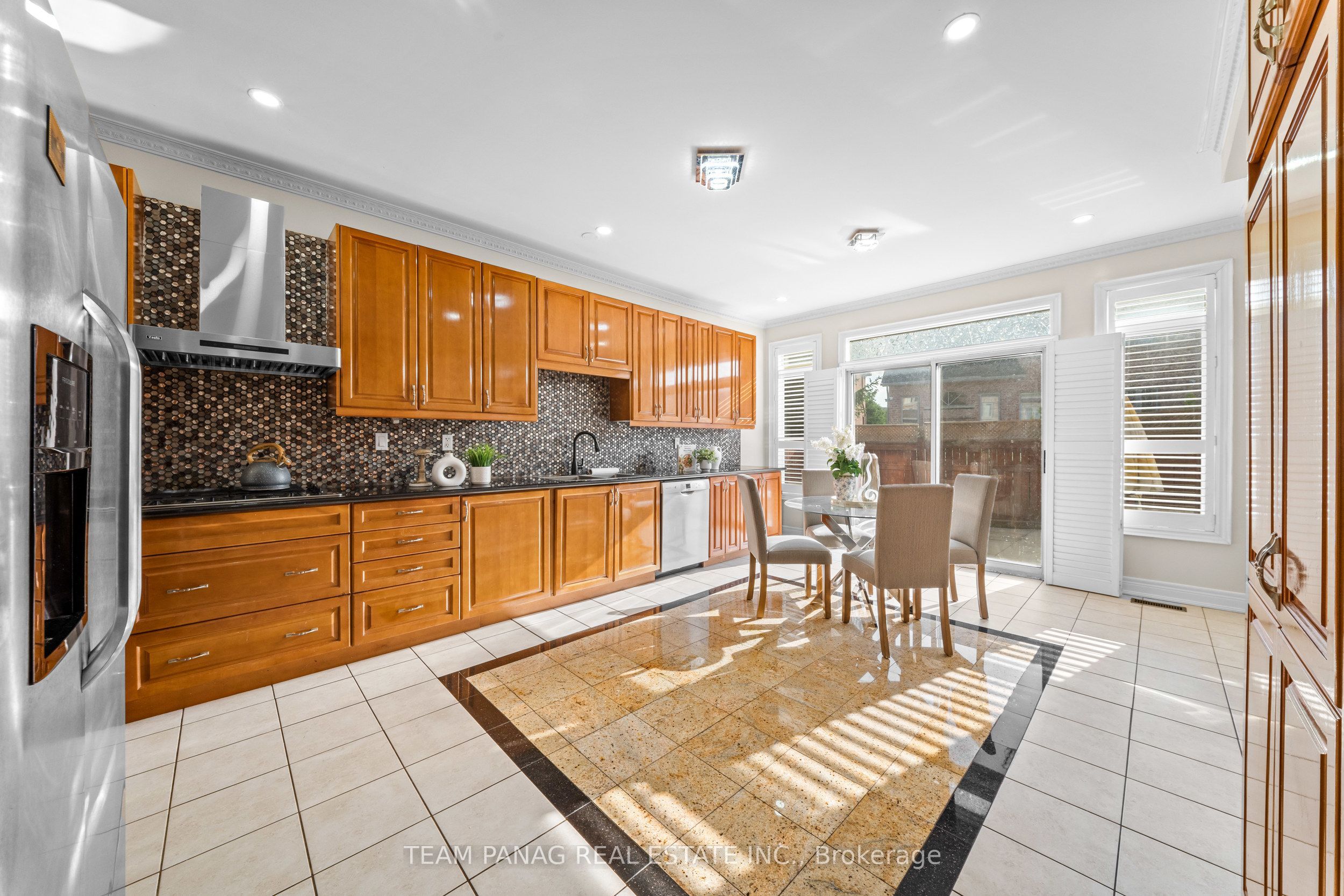 52 Mount Royal Circle Property Photo 12