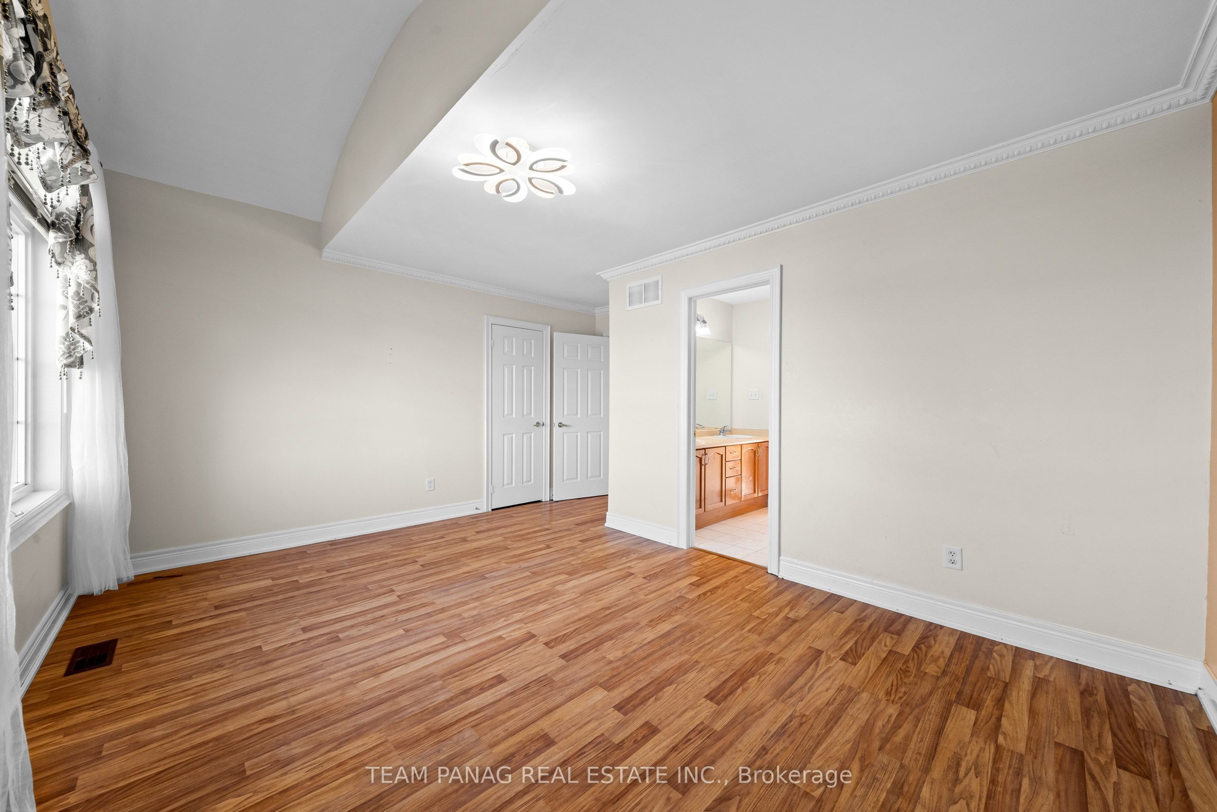 52 Mount Royal Circle Property Photo 33