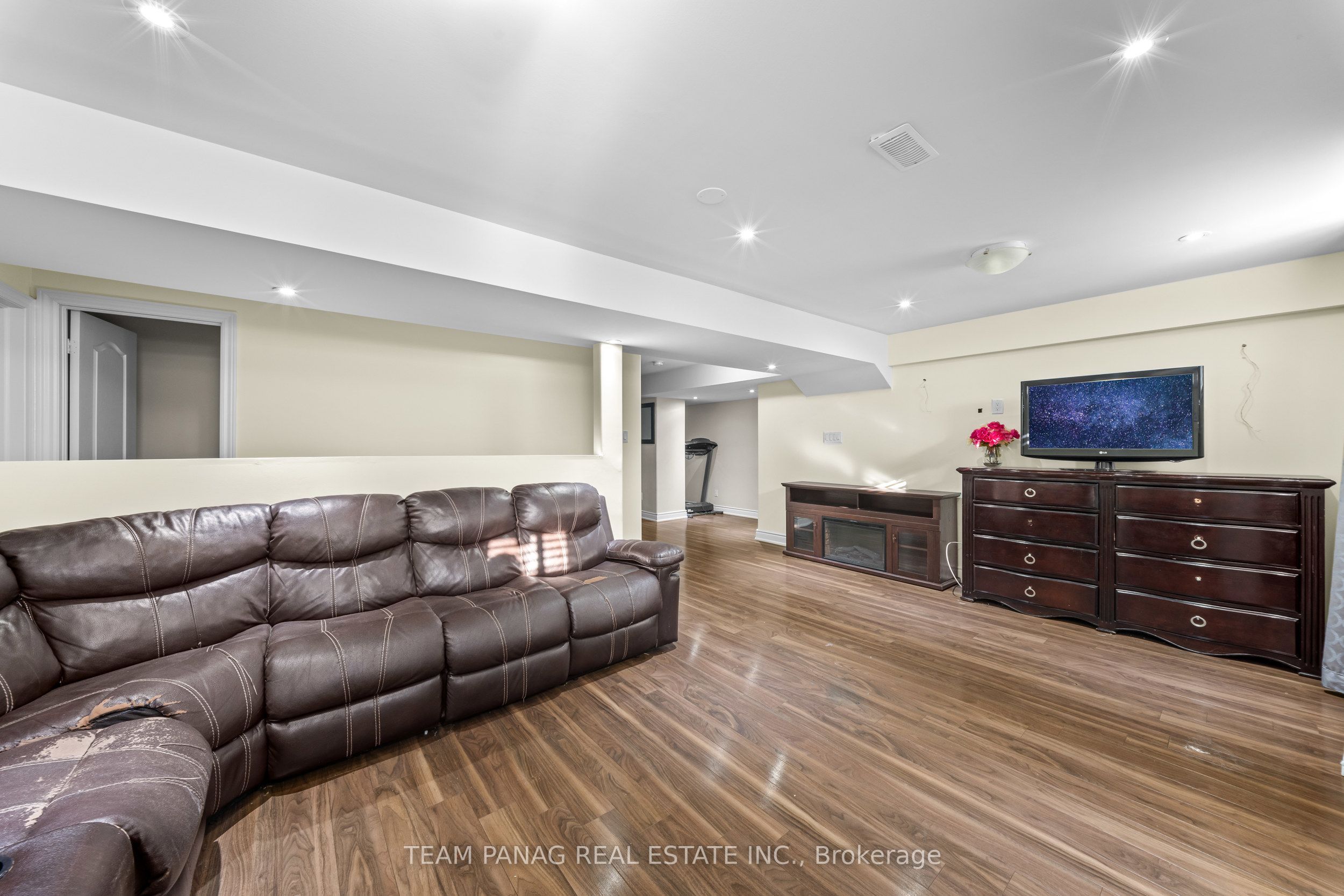 52 Mount Royal Circle Property Photo 43