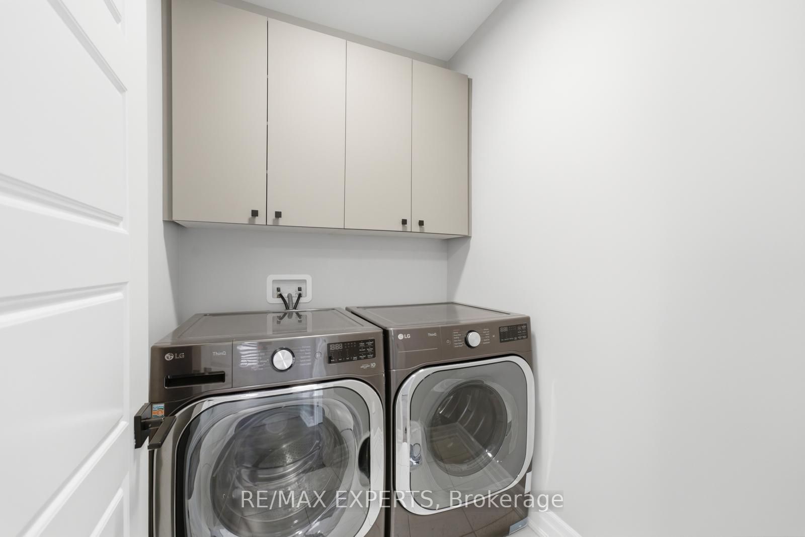 1296 Aymond Crescent W Property Photo 36