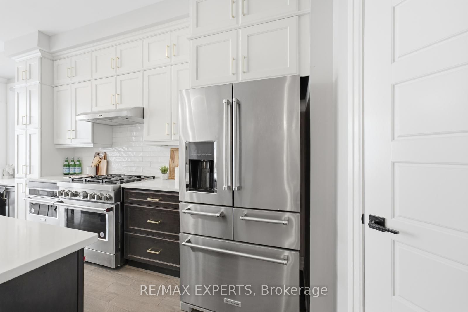 1296 Aymond Crescent W Property Photo 19