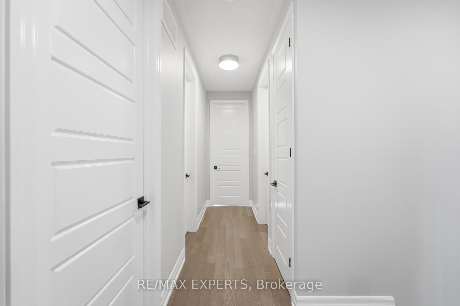 1296 Aymond Crescent W Property Photo 28