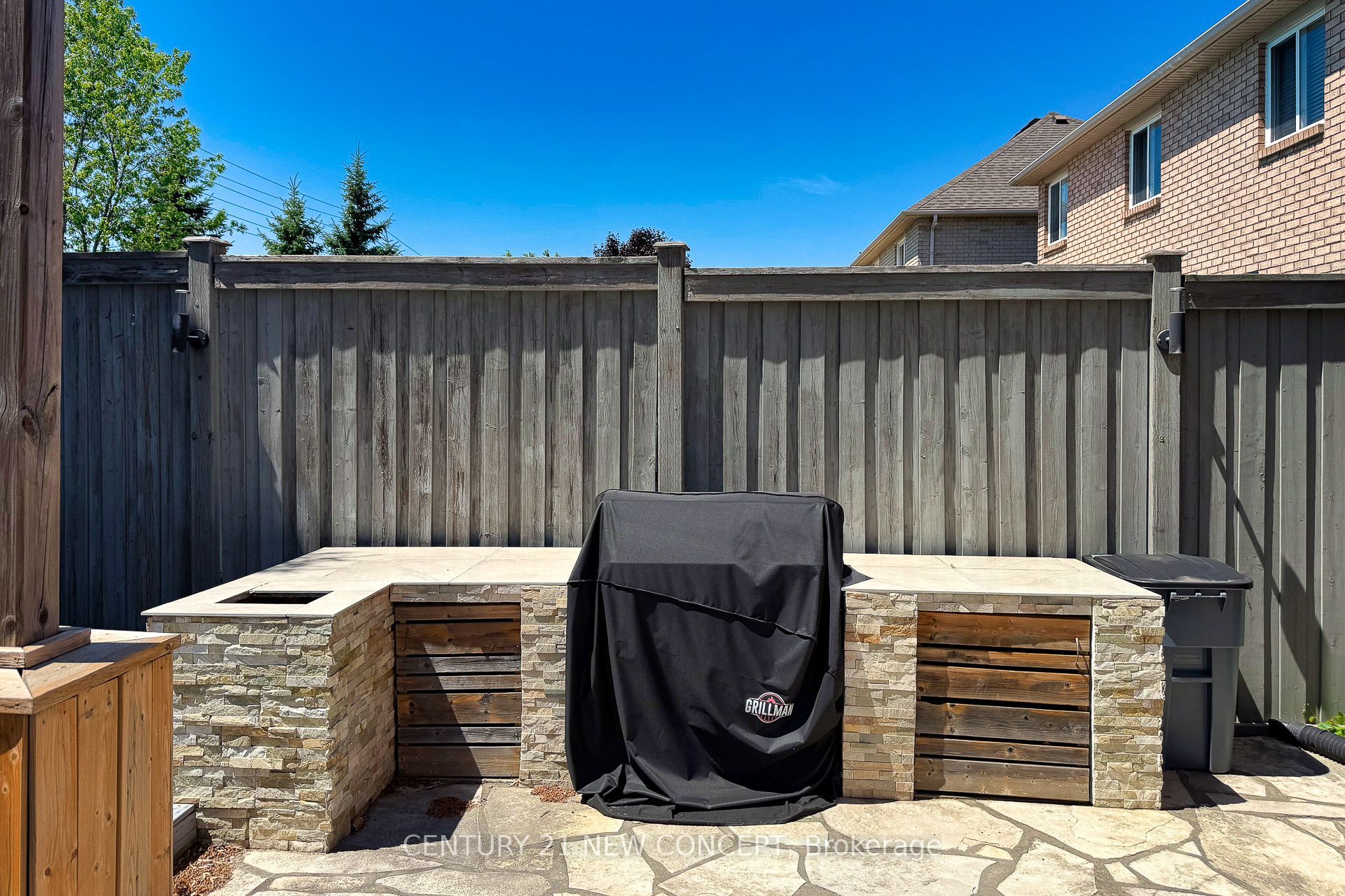 2587 Carberry Way Property Photo 8