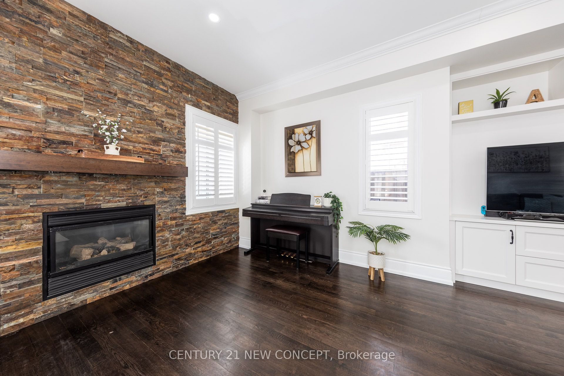 2587 Carberry Way Property Photo 17