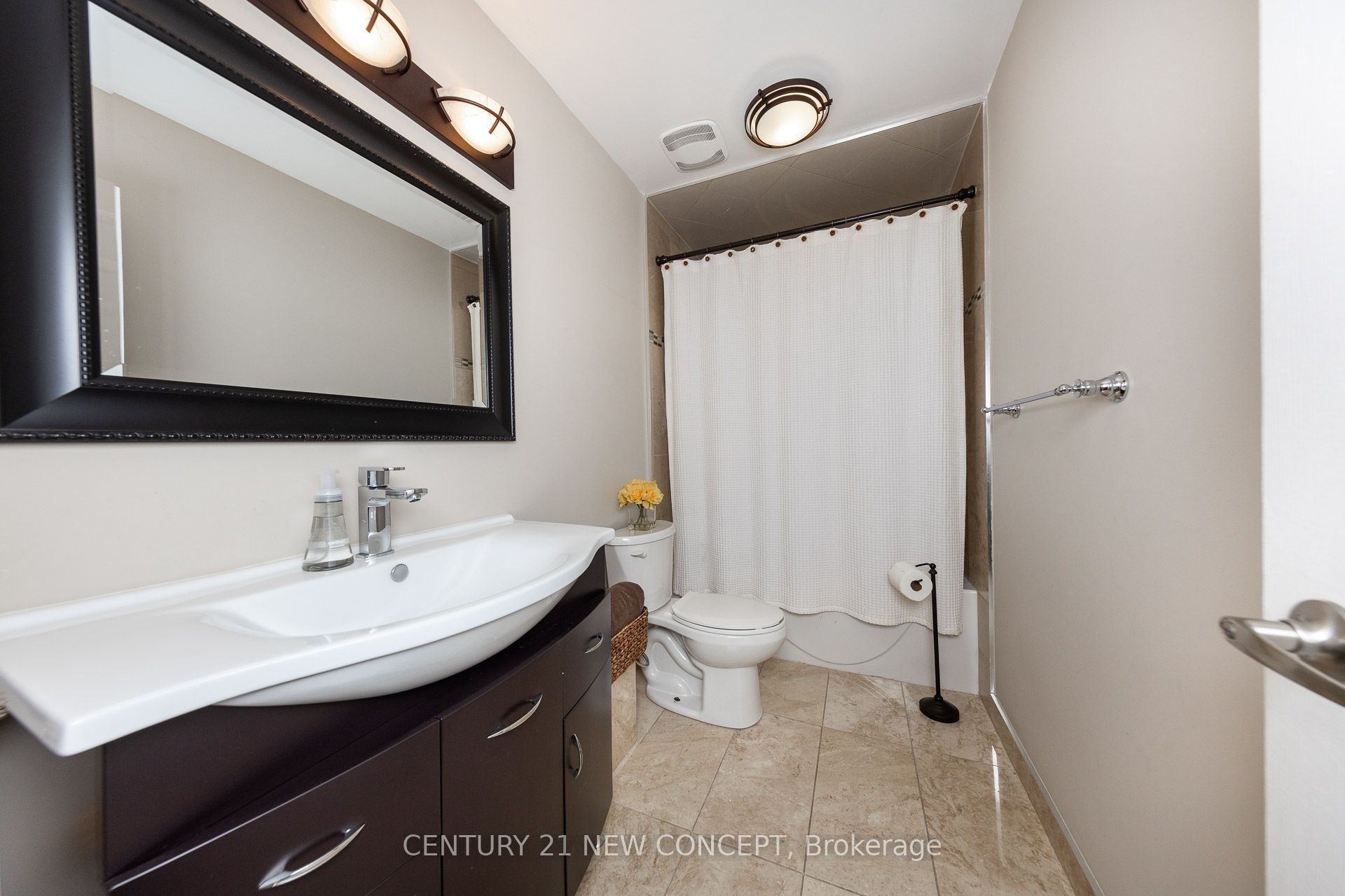 2587 Carberry Way Property Photo 35