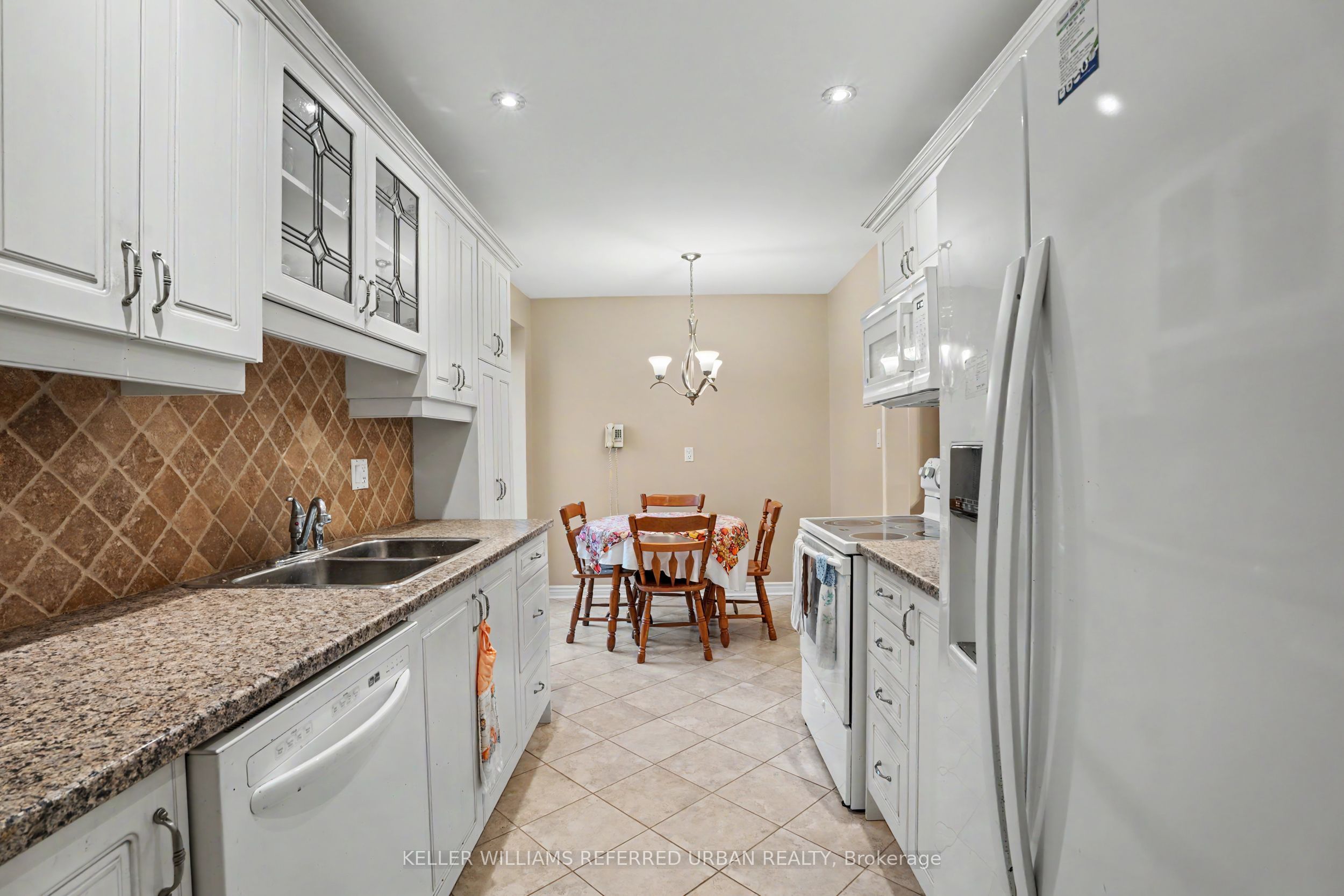 2653 Constable Road Property Photo 11