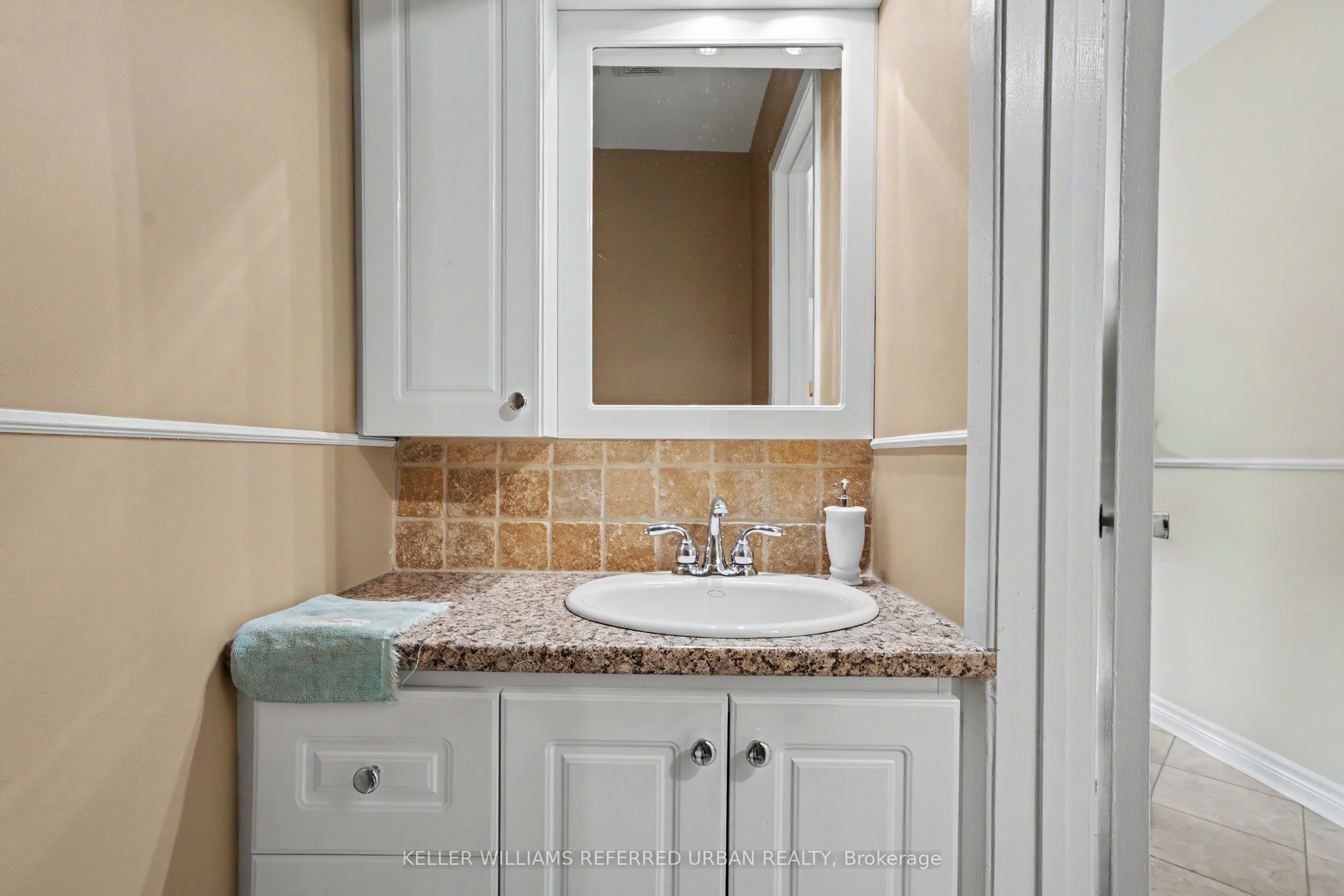 2653 Constable Road Property Photo 12
