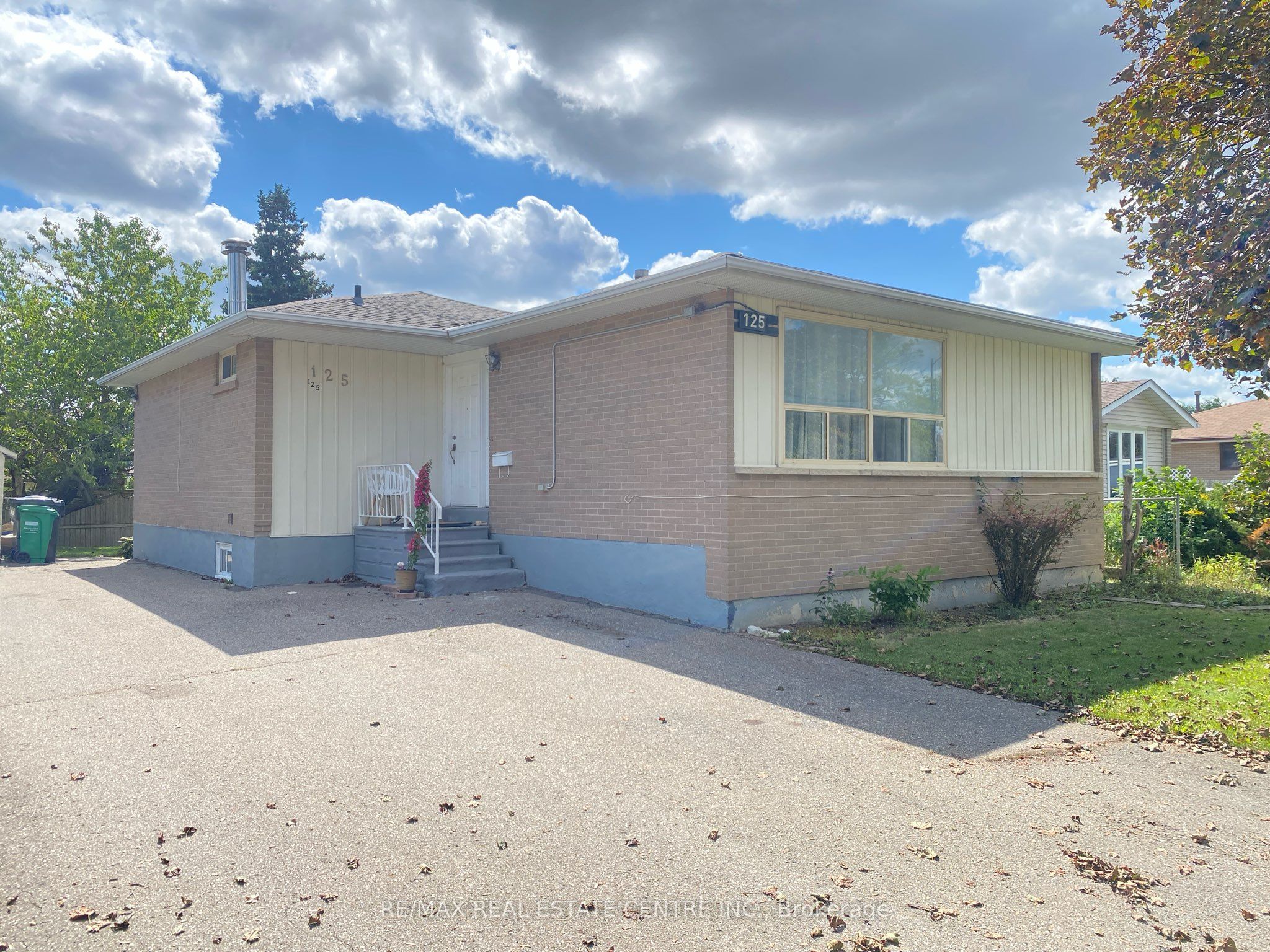 125 Rutherford Road N