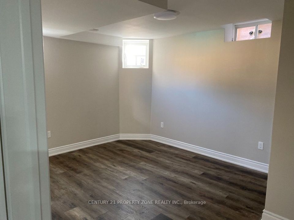 15234 Danby Road Lower Property Photo 5