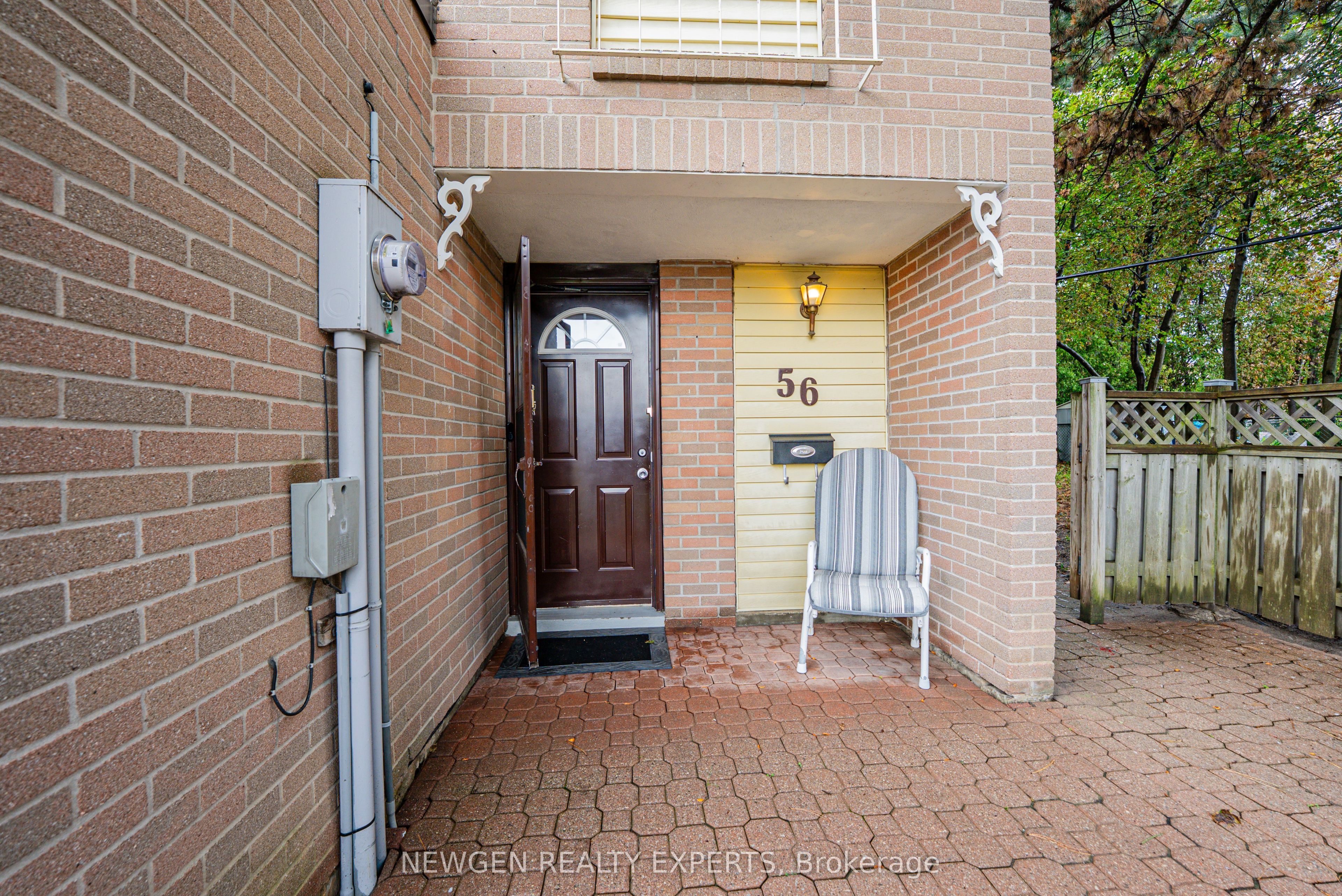 46 Dearbourne Boulevard 56 Property Photo 4