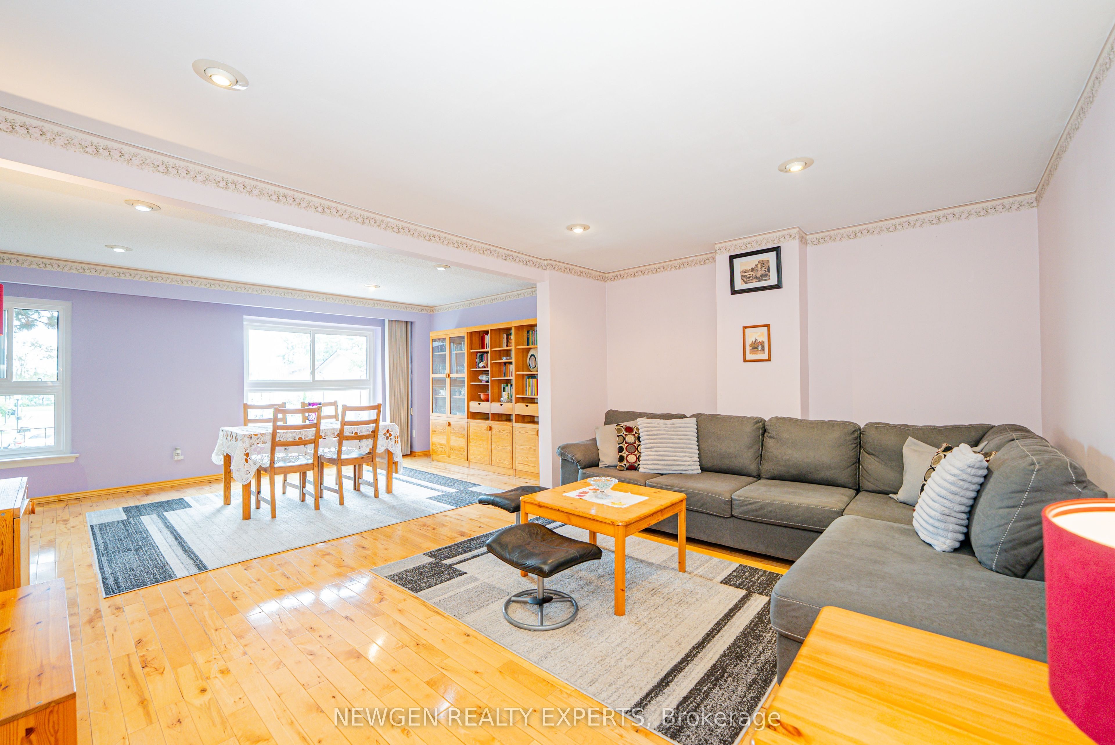 46 Dearbourne Boulevard 56 Property Photo 9