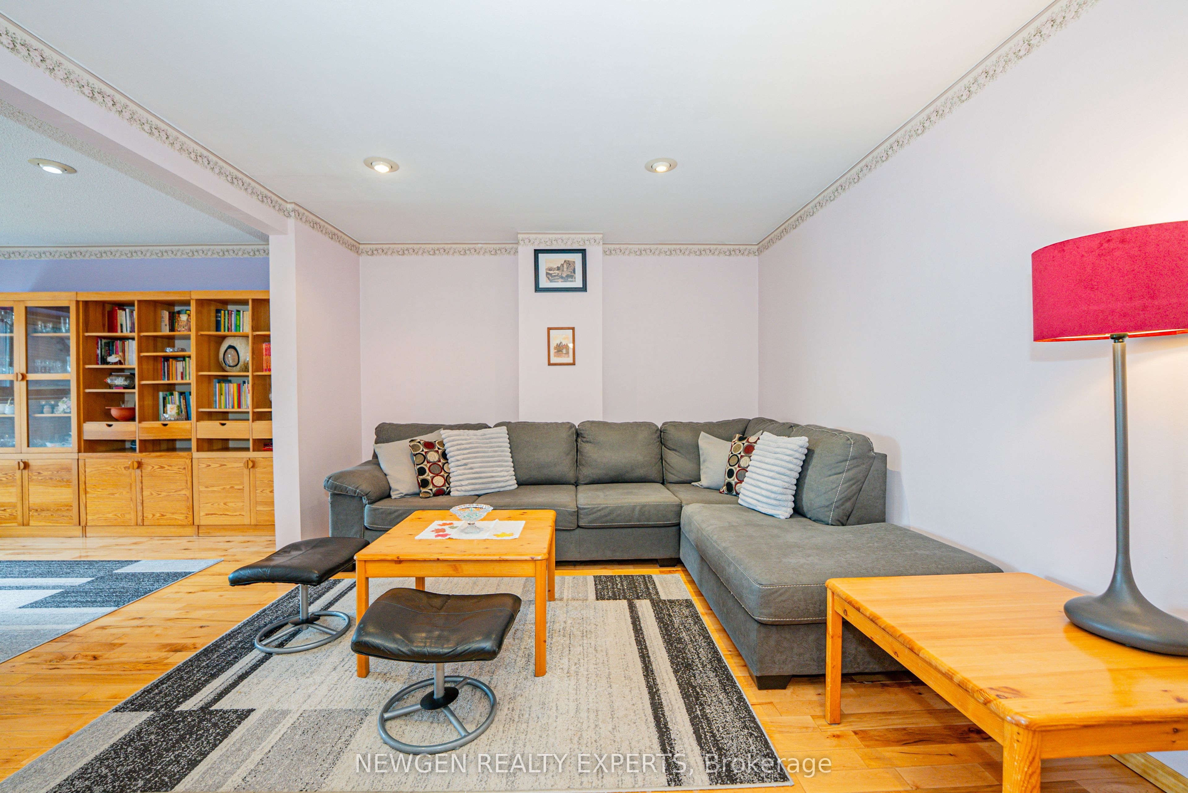 46 Dearbourne Boulevard 56 Property Photo 10