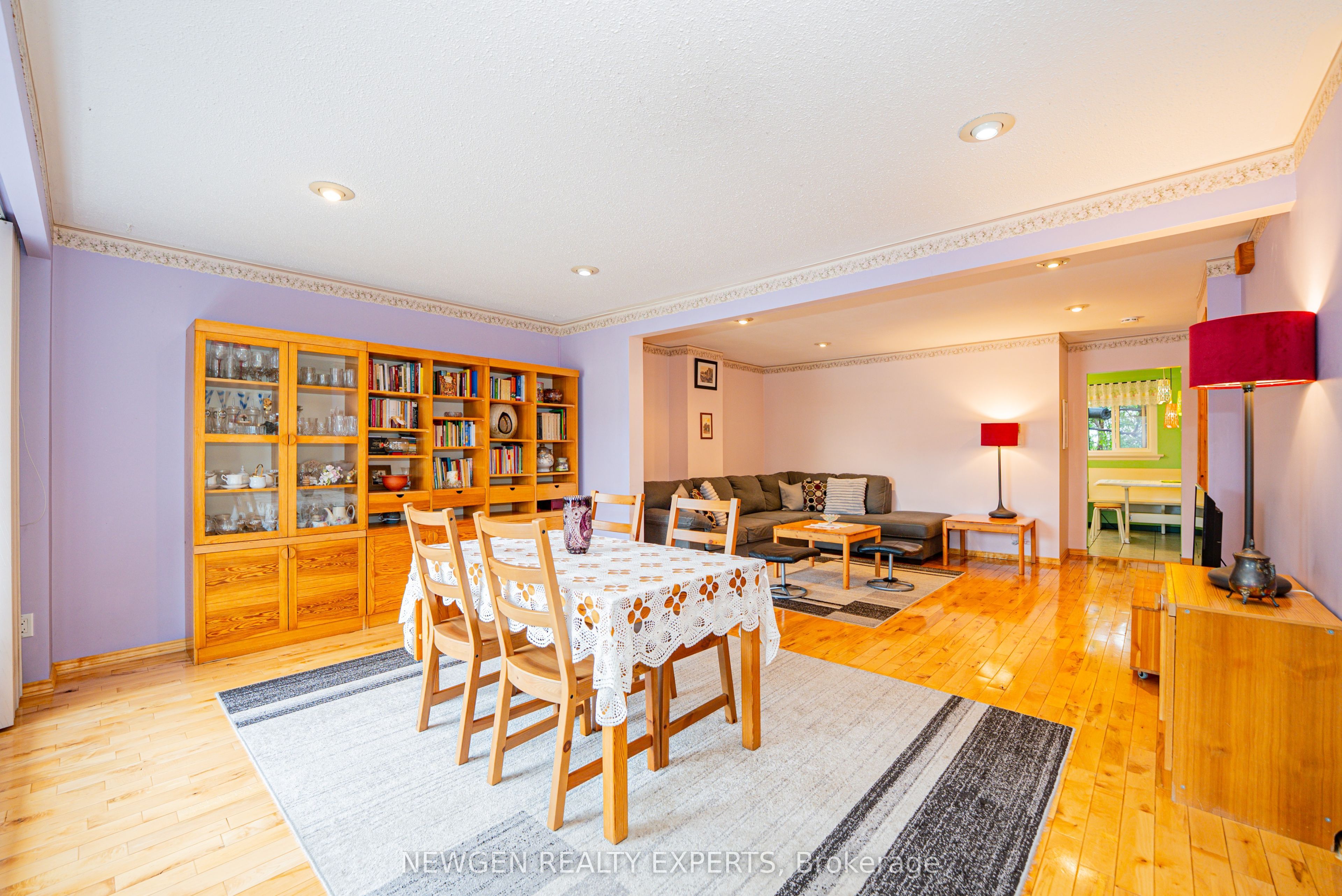46 Dearbourne Boulevard 56 Property Photo 13