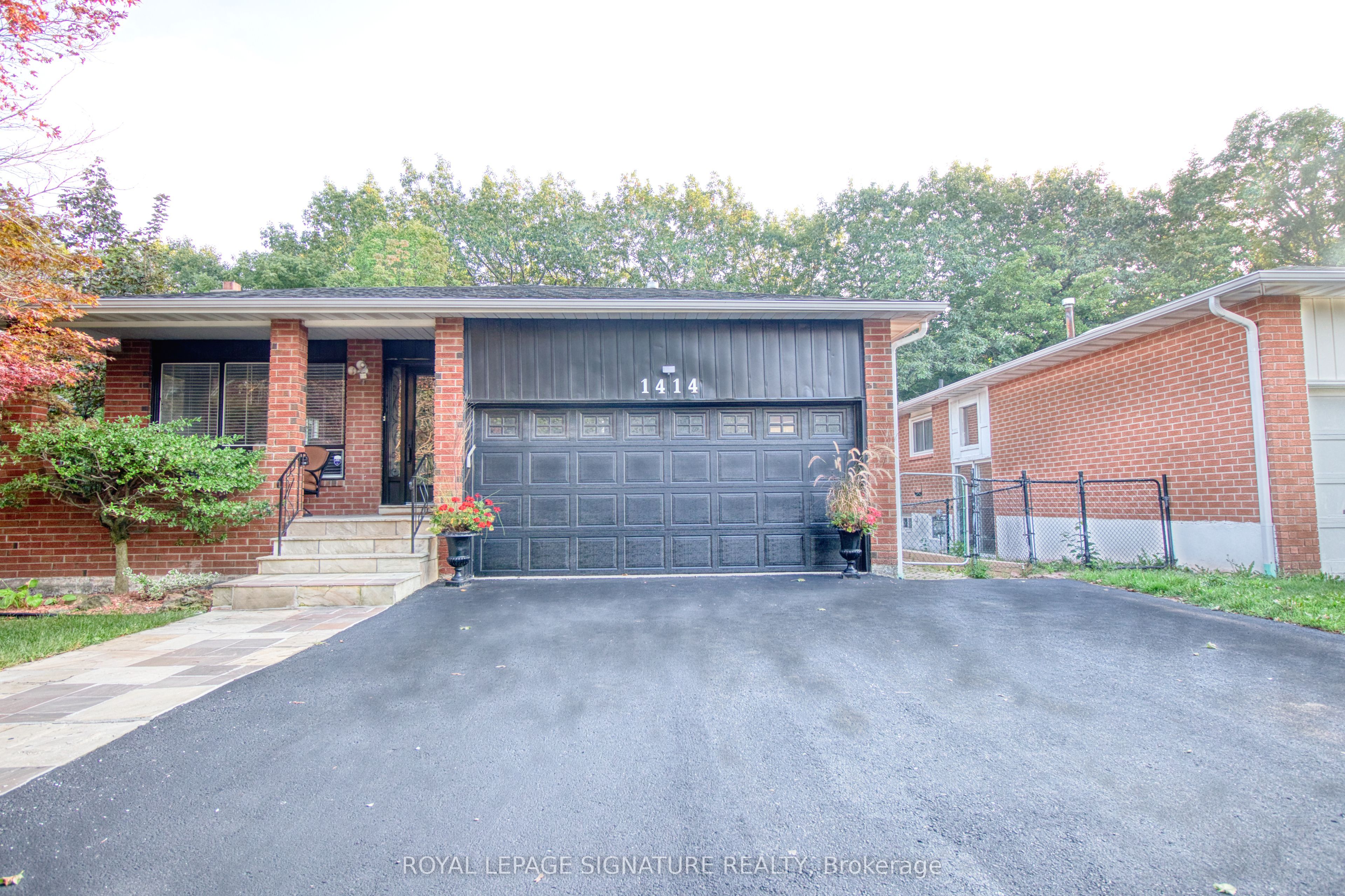 1414 Harmsworth Square Property Photo 1