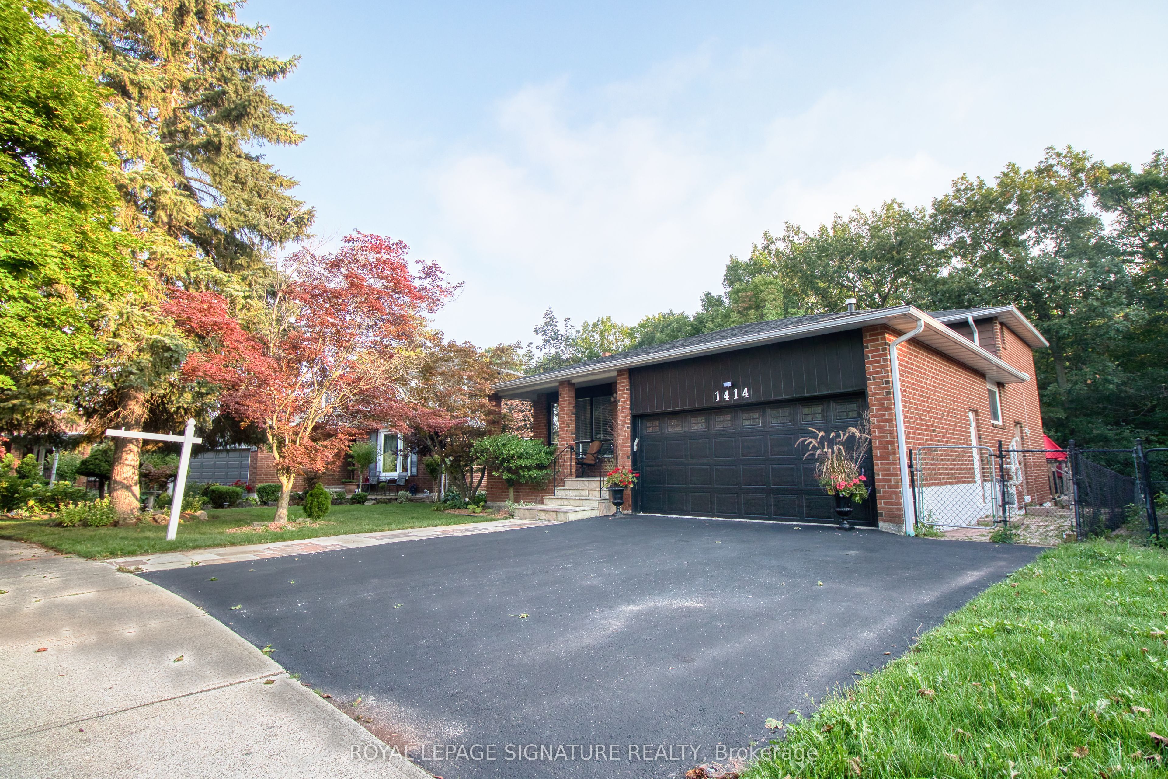 1414 Harmsworth Square Property Photo 2