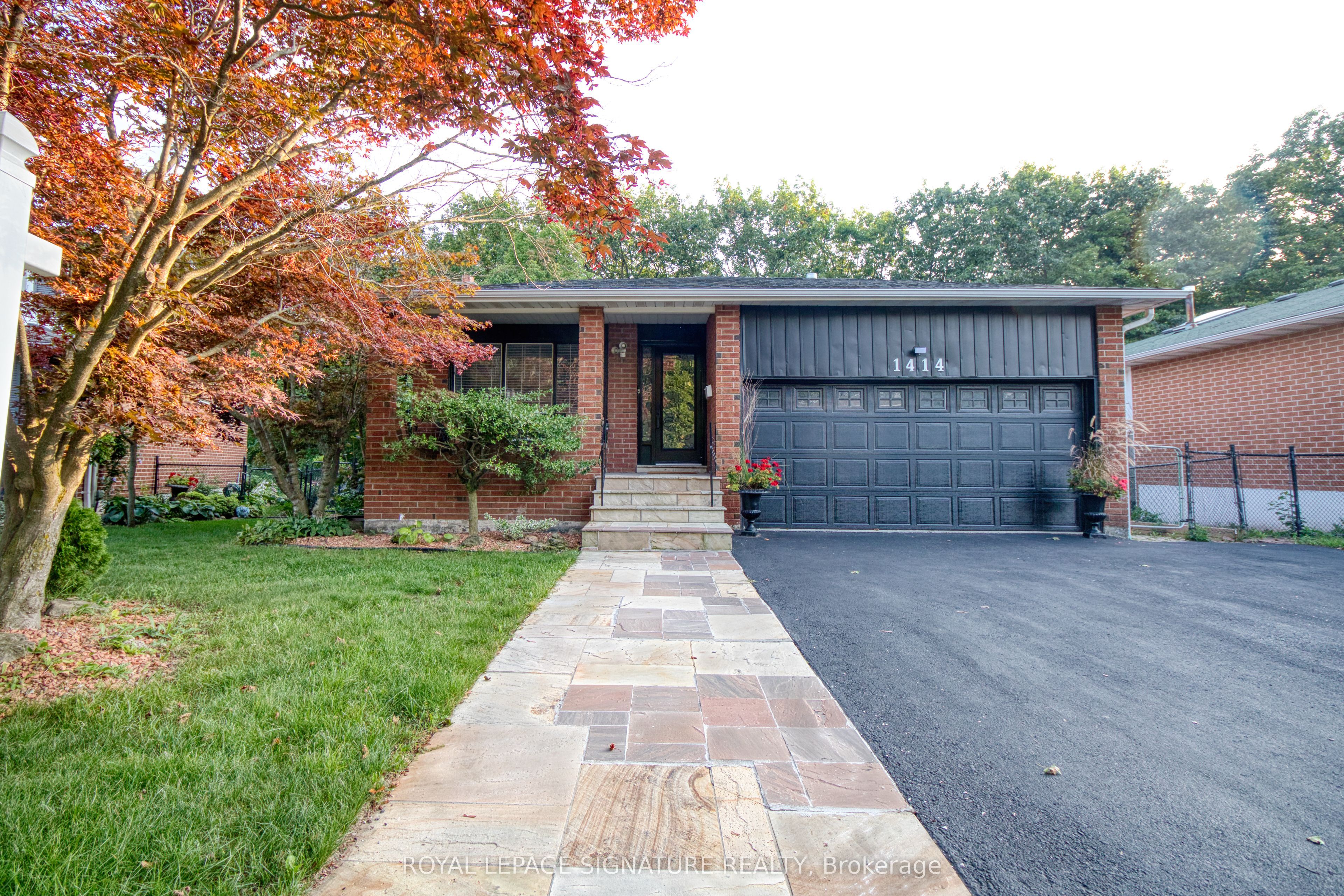 1414 Harmsworth Square Property Photo 3