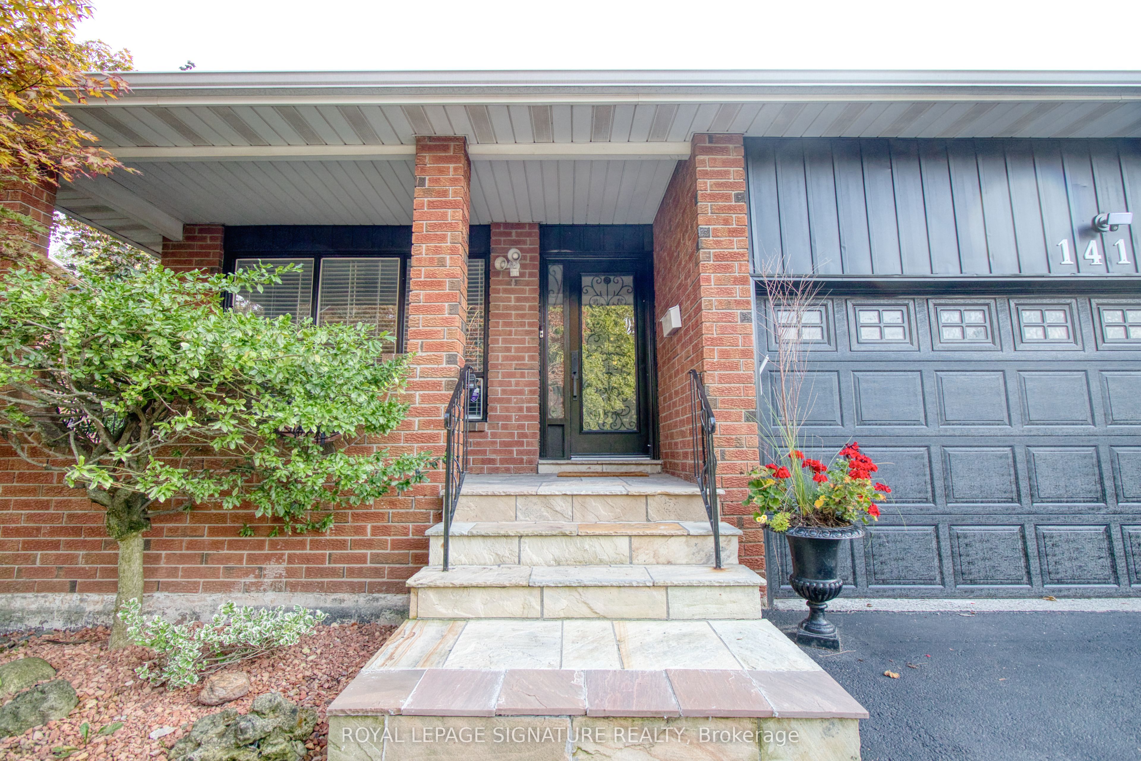 1414 Harmsworth Square Property Photo 4