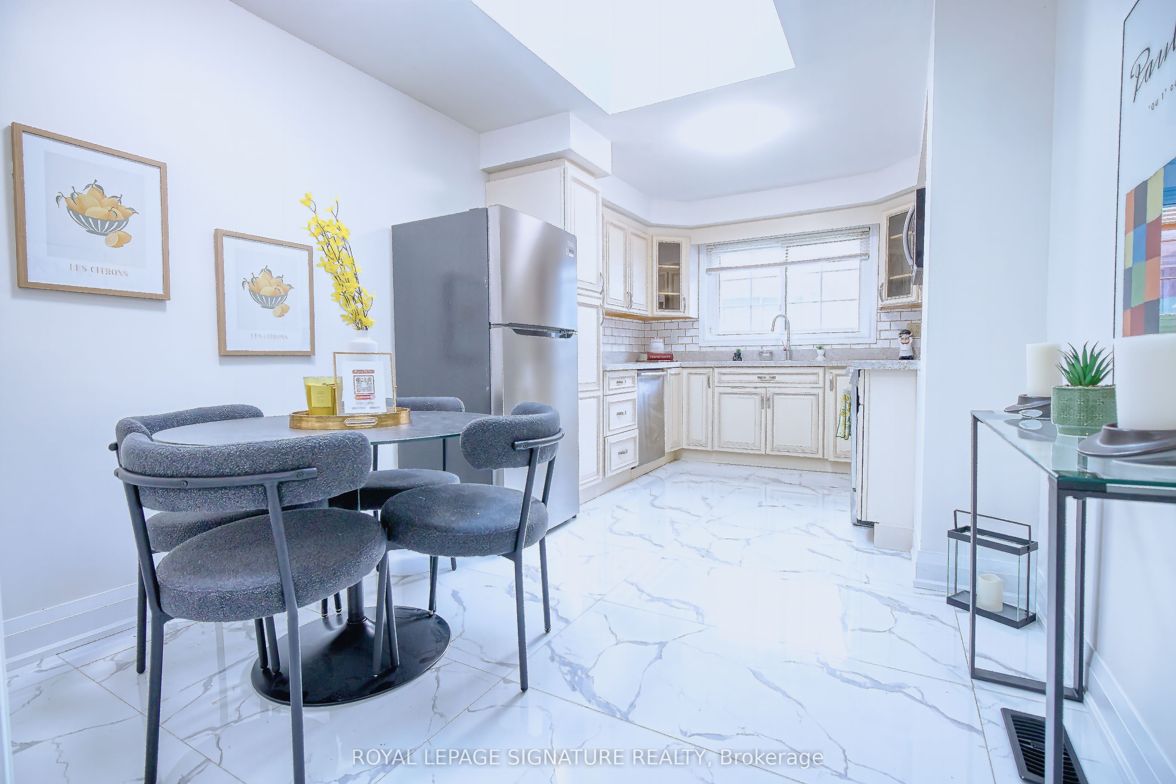 1414 Harmsworth Square Property Photo 14