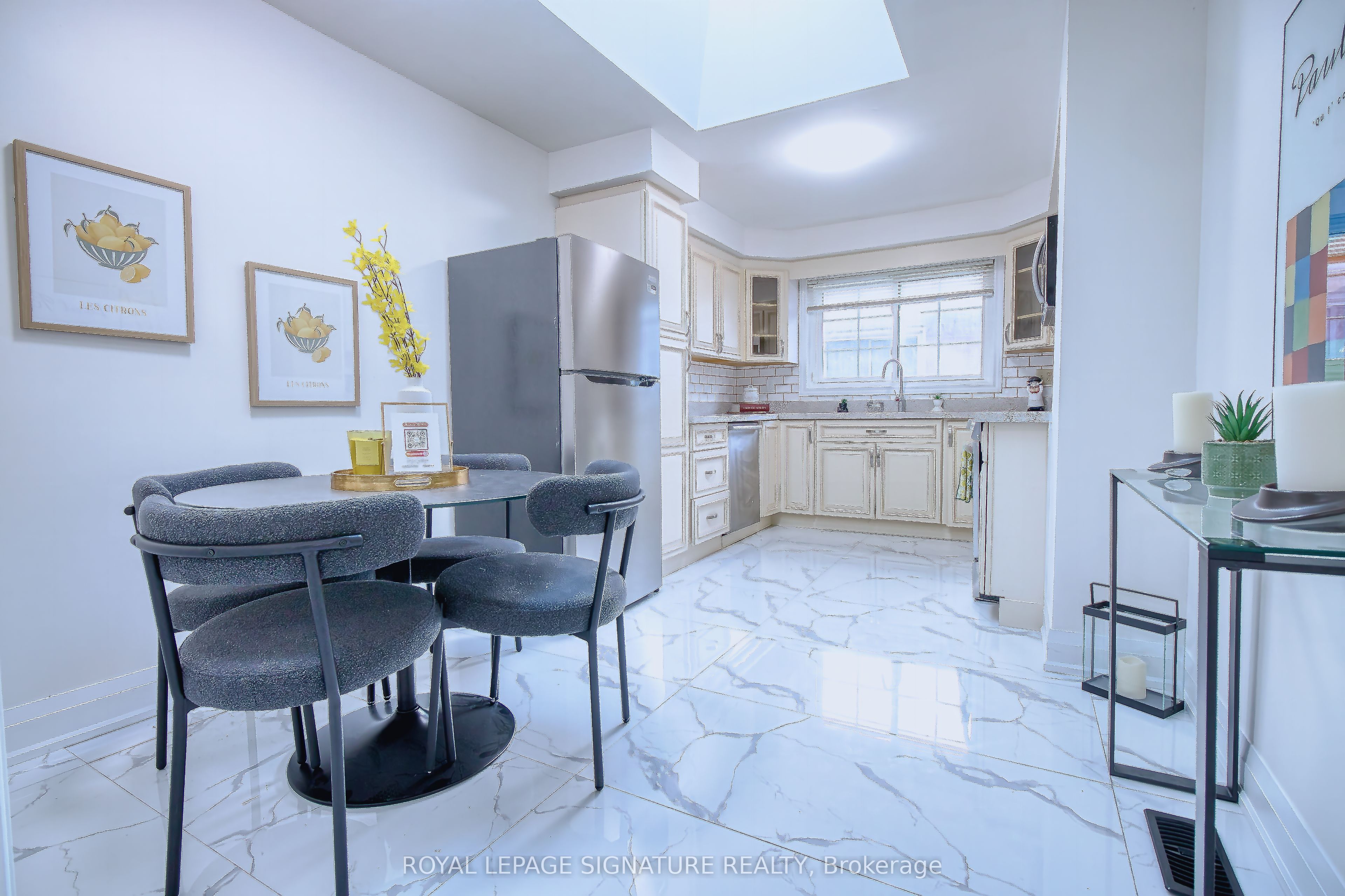 1414 Harmsworth Square Property Photo 15