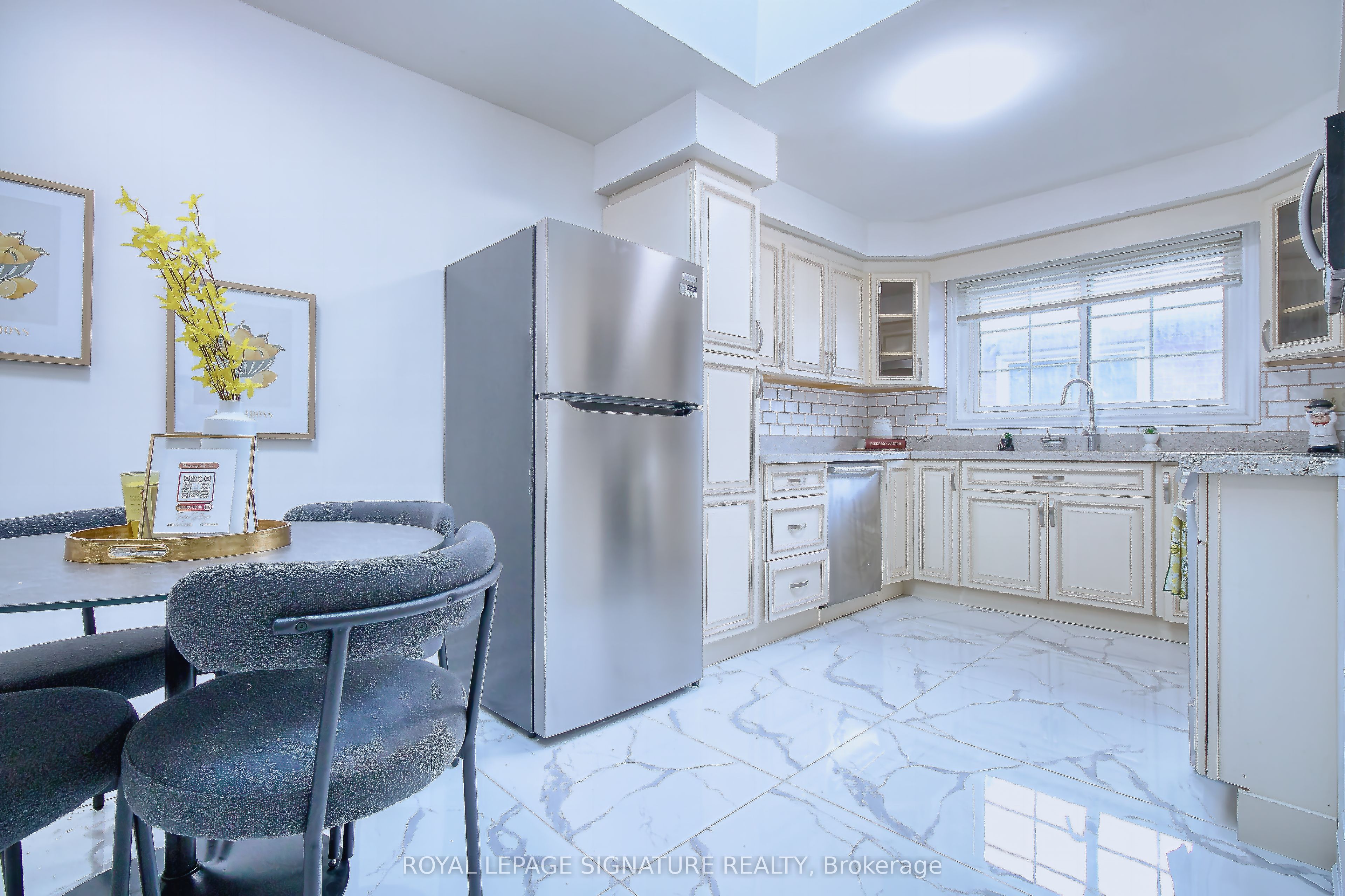 1414 Harmsworth Square Property Photo 16