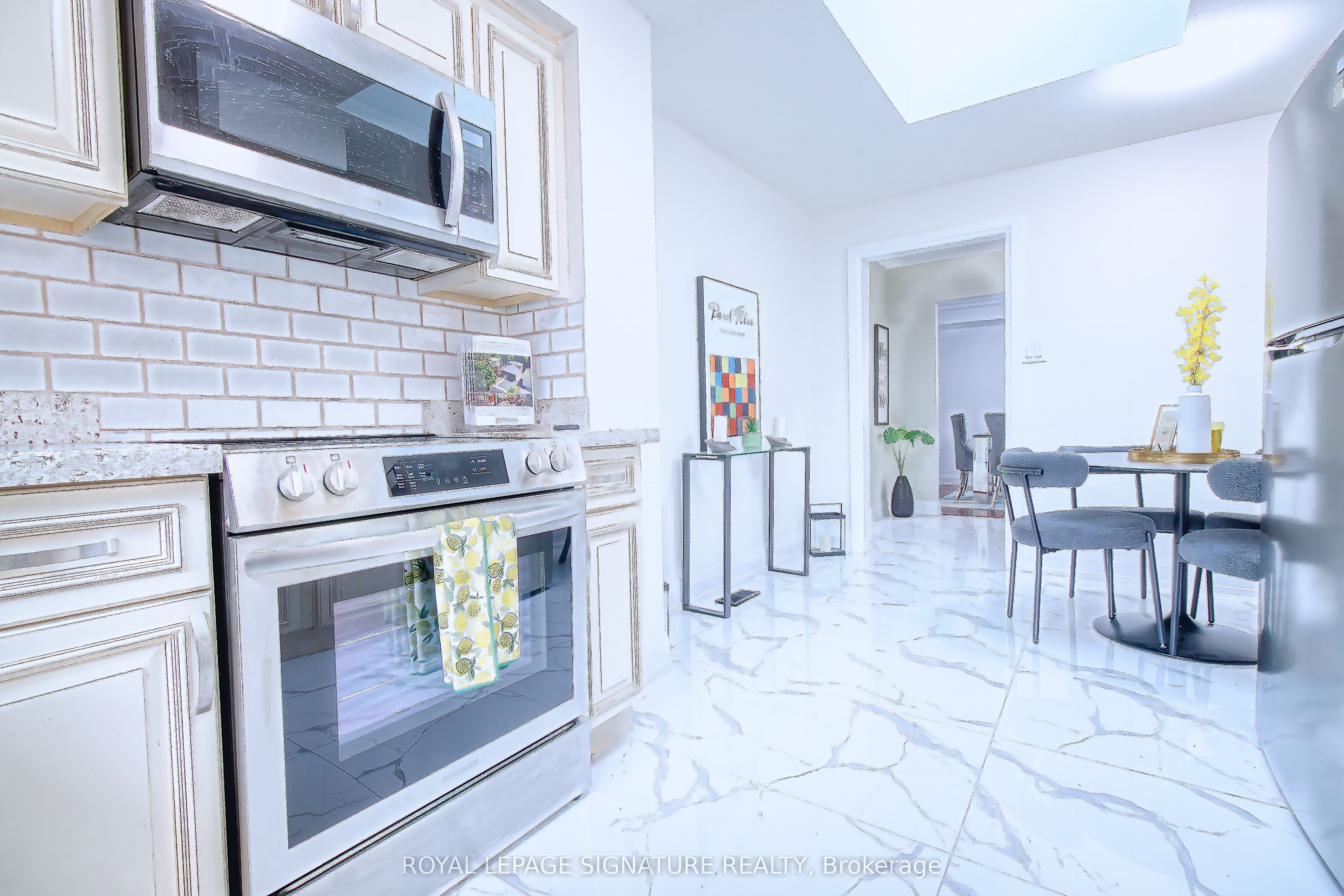 1414 Harmsworth Square Property Photo 19