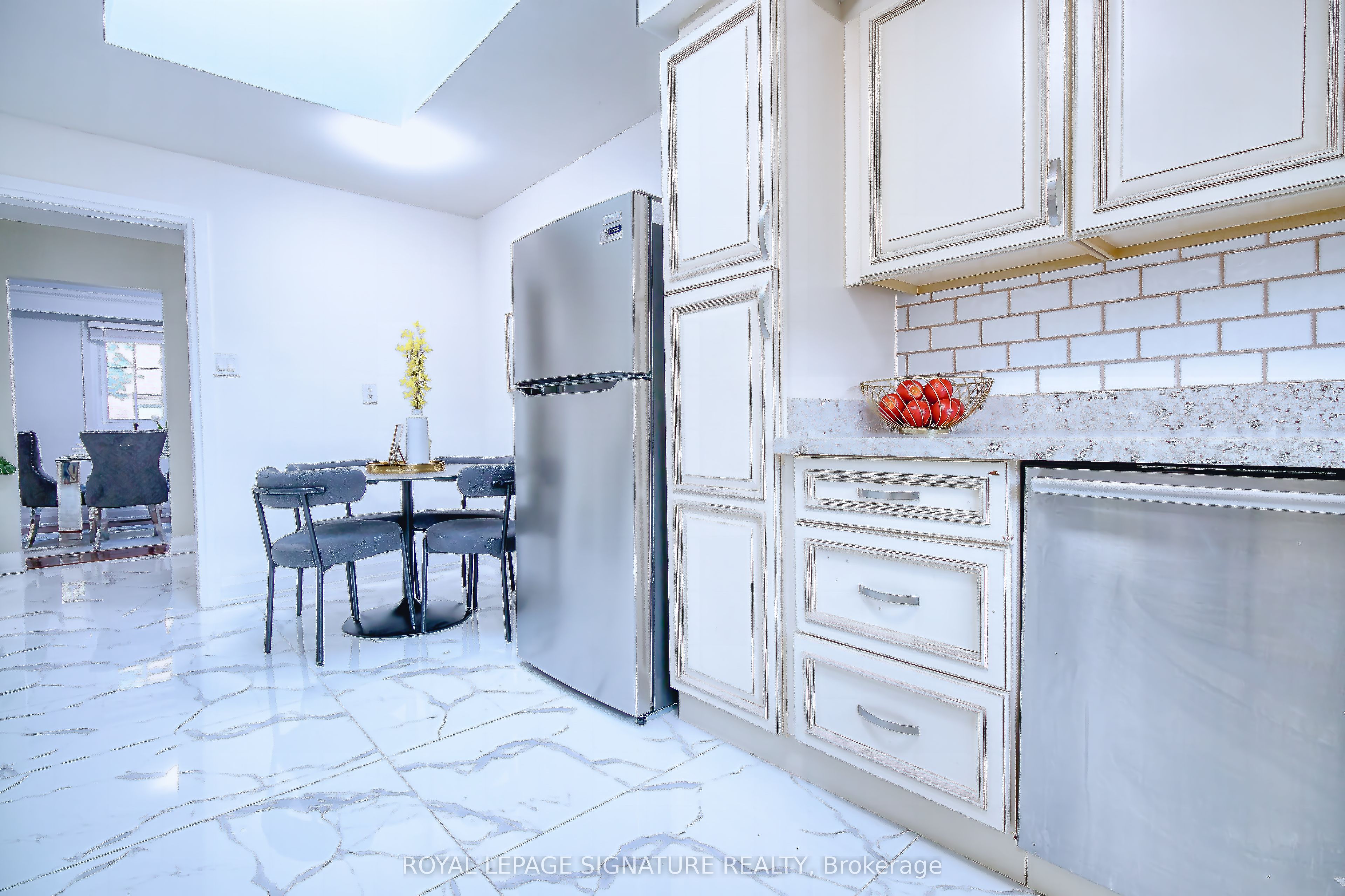 1414 Harmsworth Square Property Photo 20