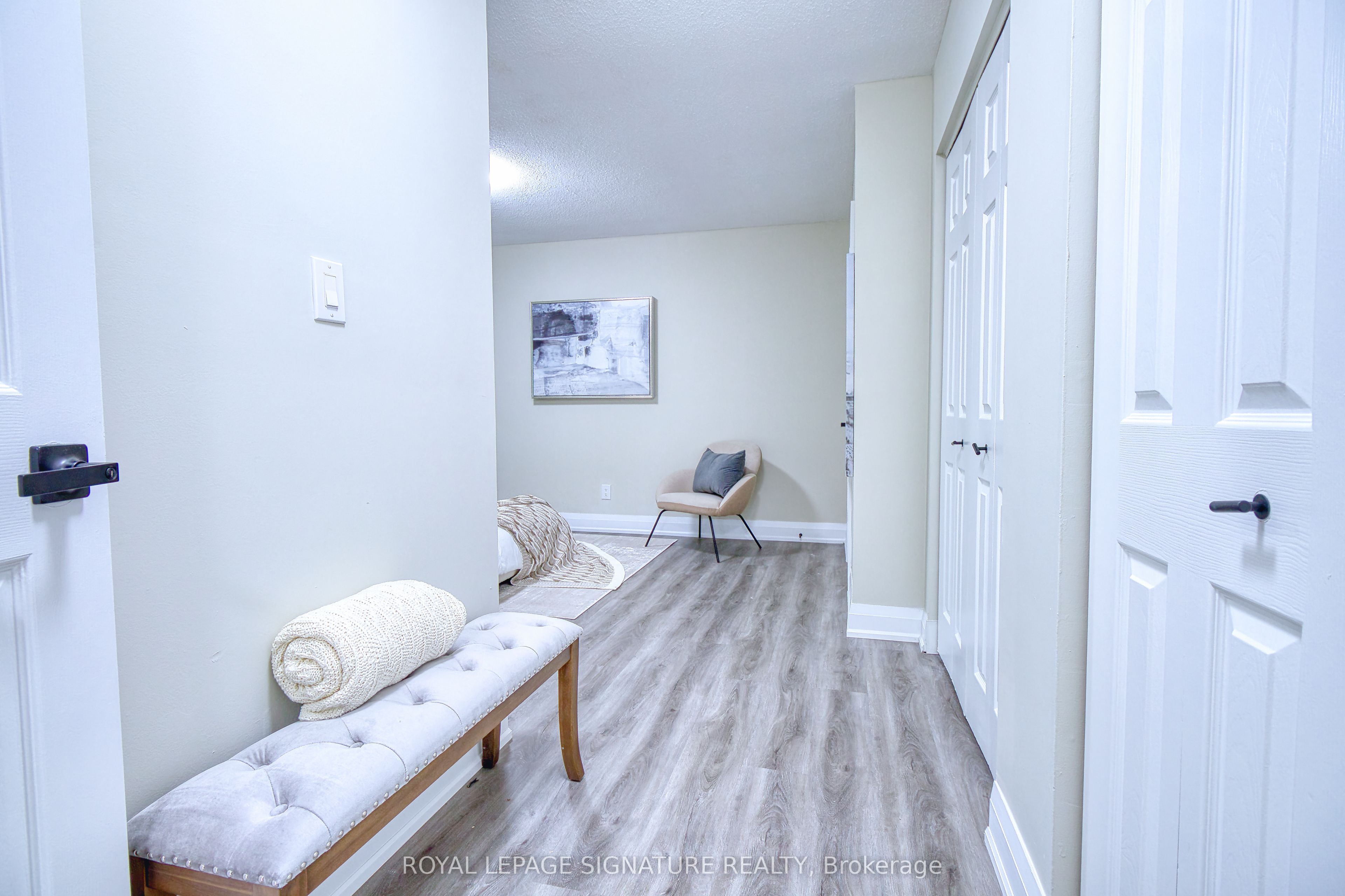 1414 Harmsworth Square Property Photo 22