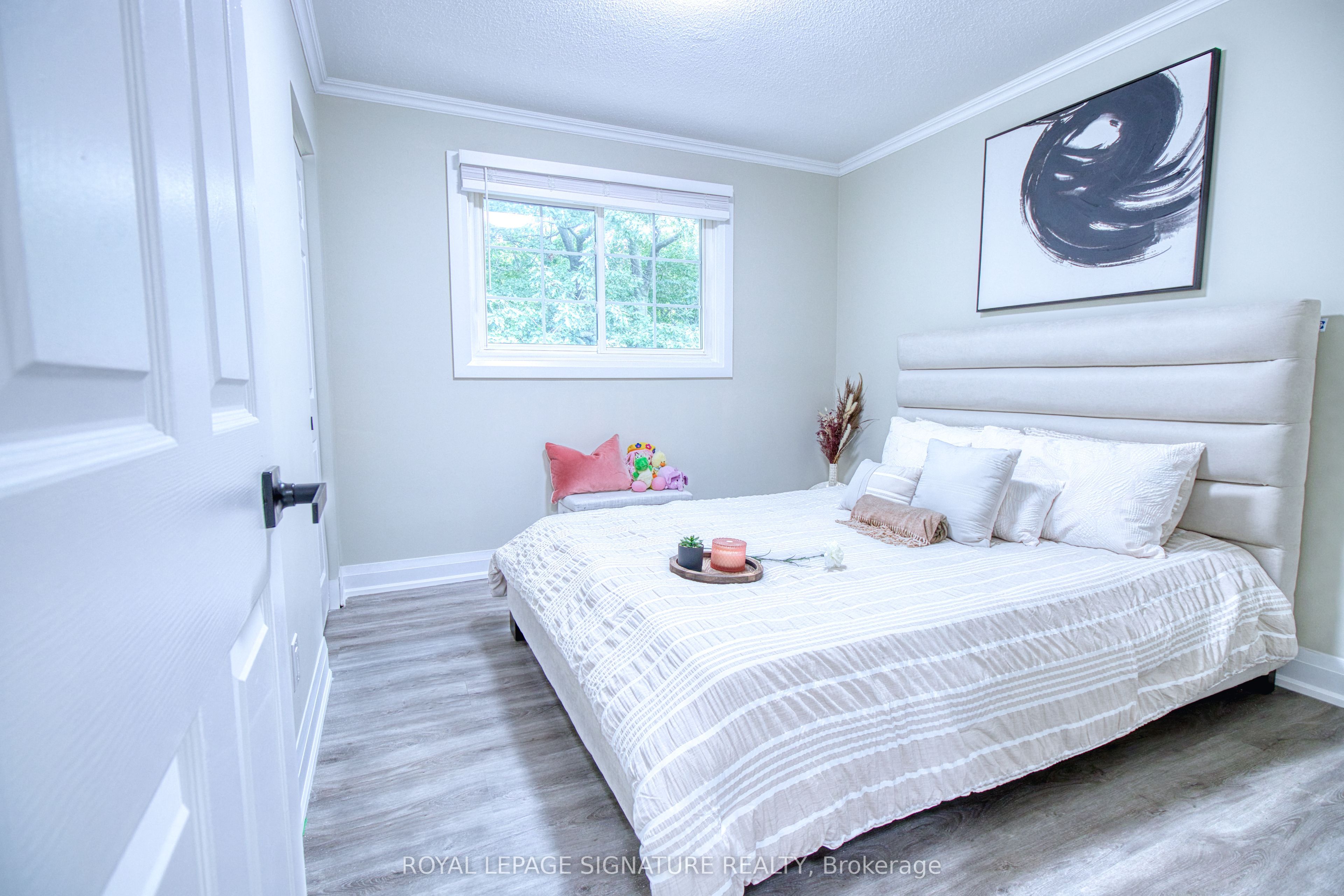 1414 Harmsworth Square Property Photo 27