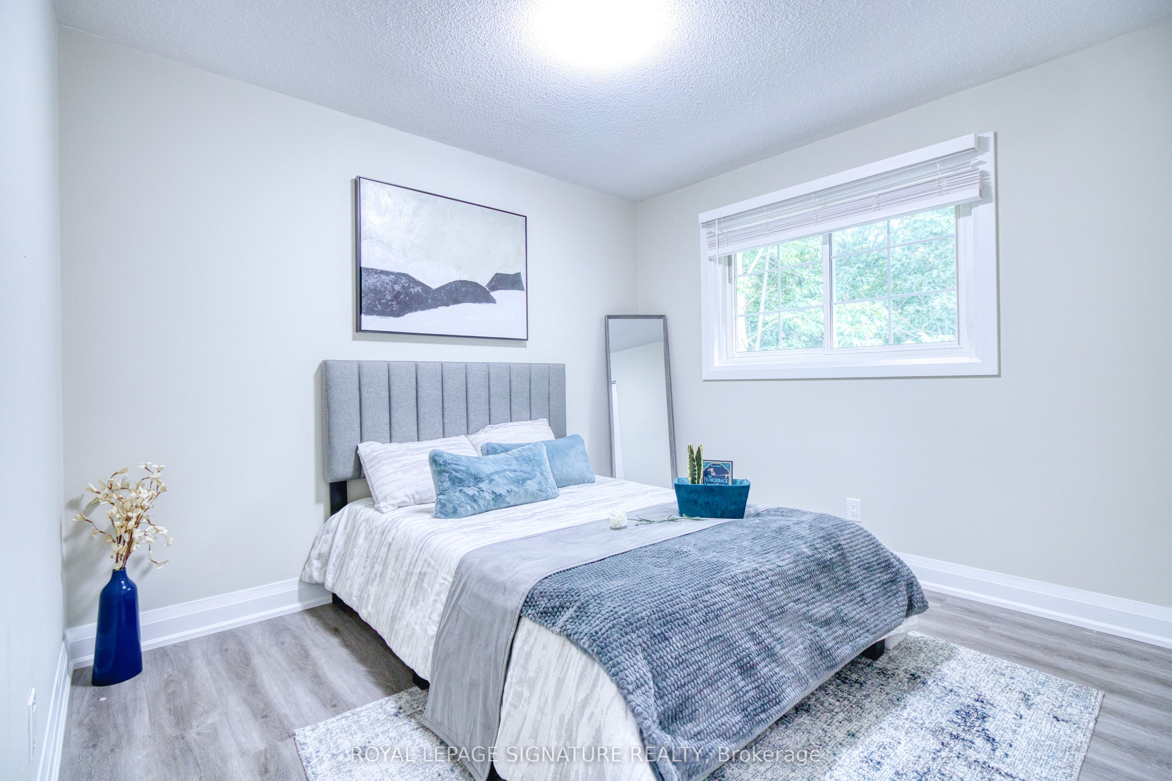 1414 Harmsworth Square Property Photo 29