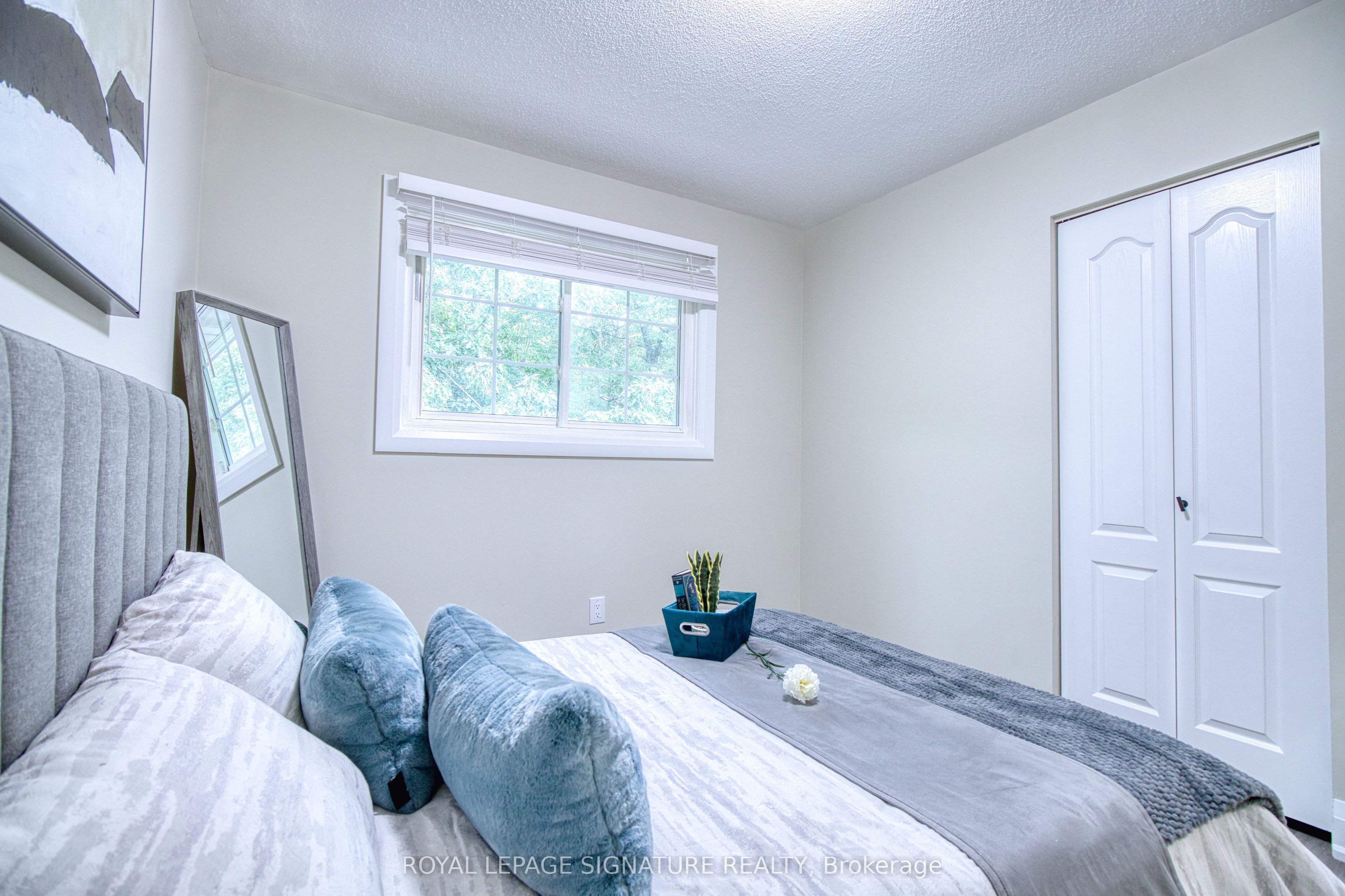 1414 Harmsworth Square Property Photo 30