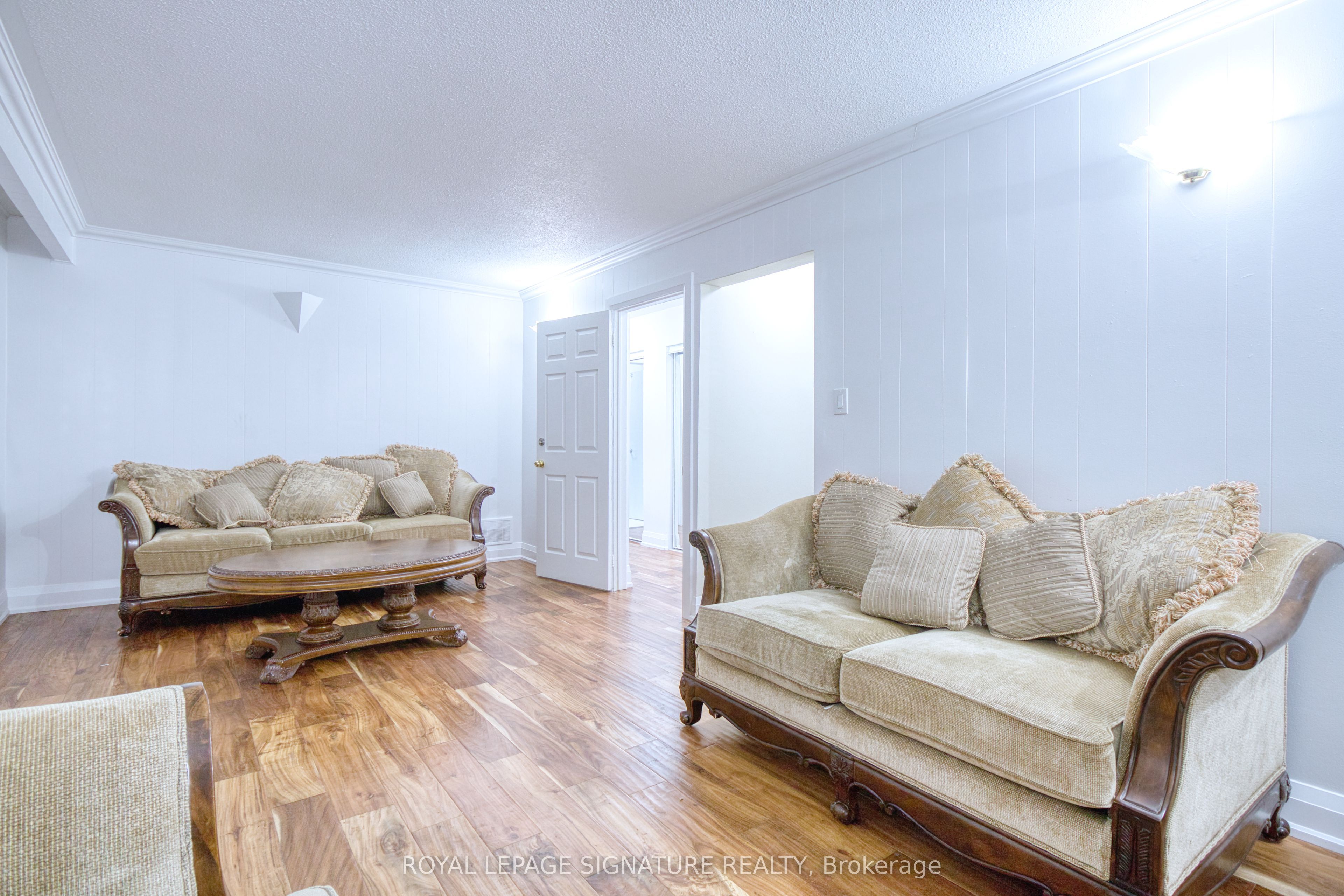 1414 Harmsworth Square Property Photo 36