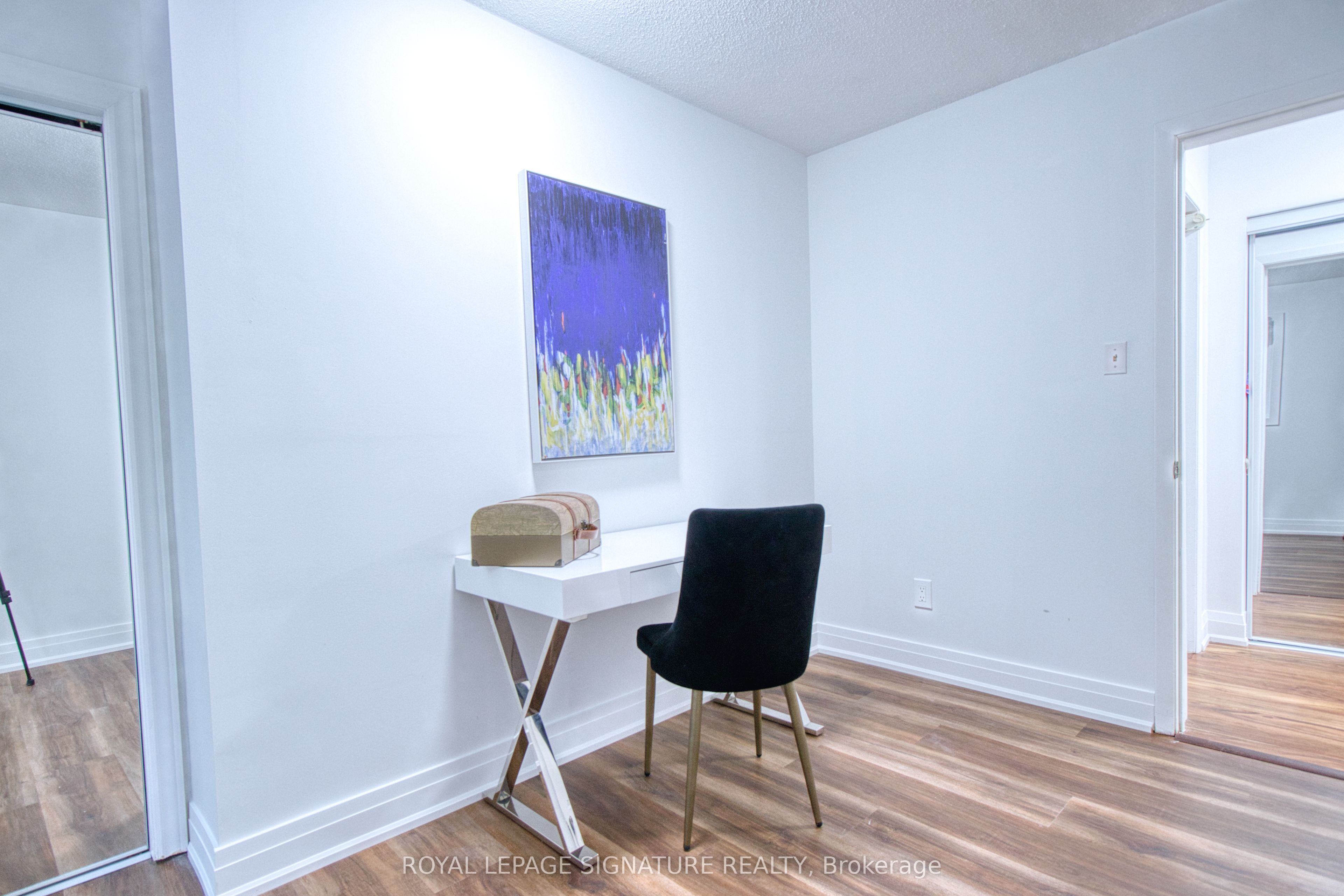 1414 Harmsworth Square Property Photo 39