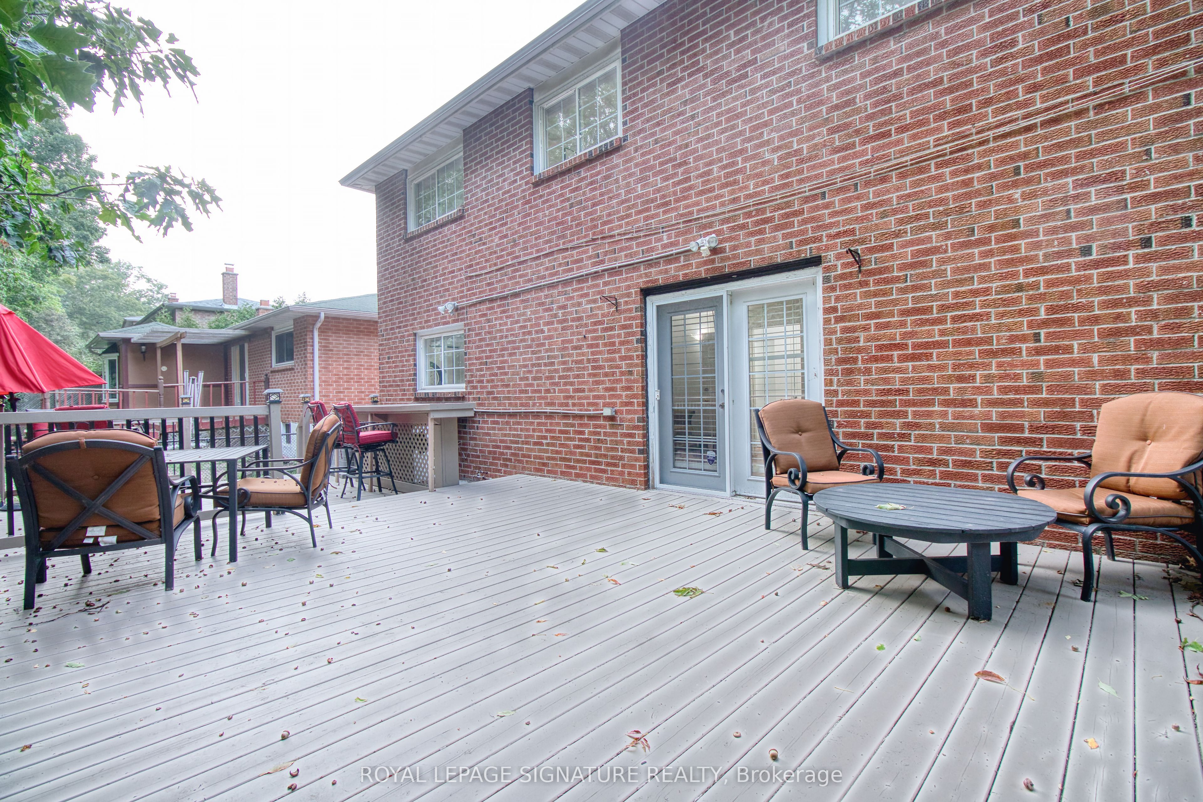 1414 Harmsworth Square Property Photo 41