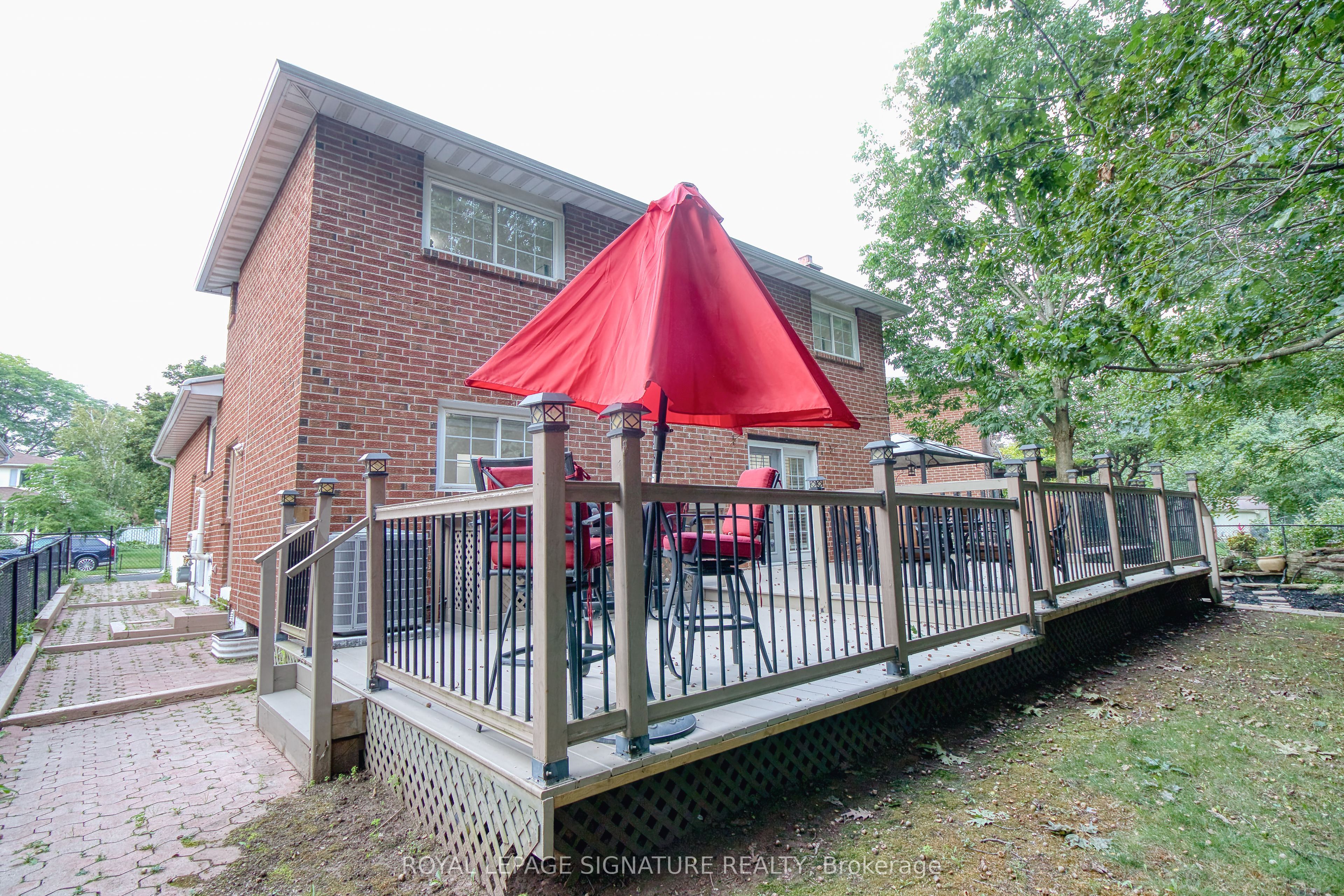 1414 Harmsworth Square Property Photo 43