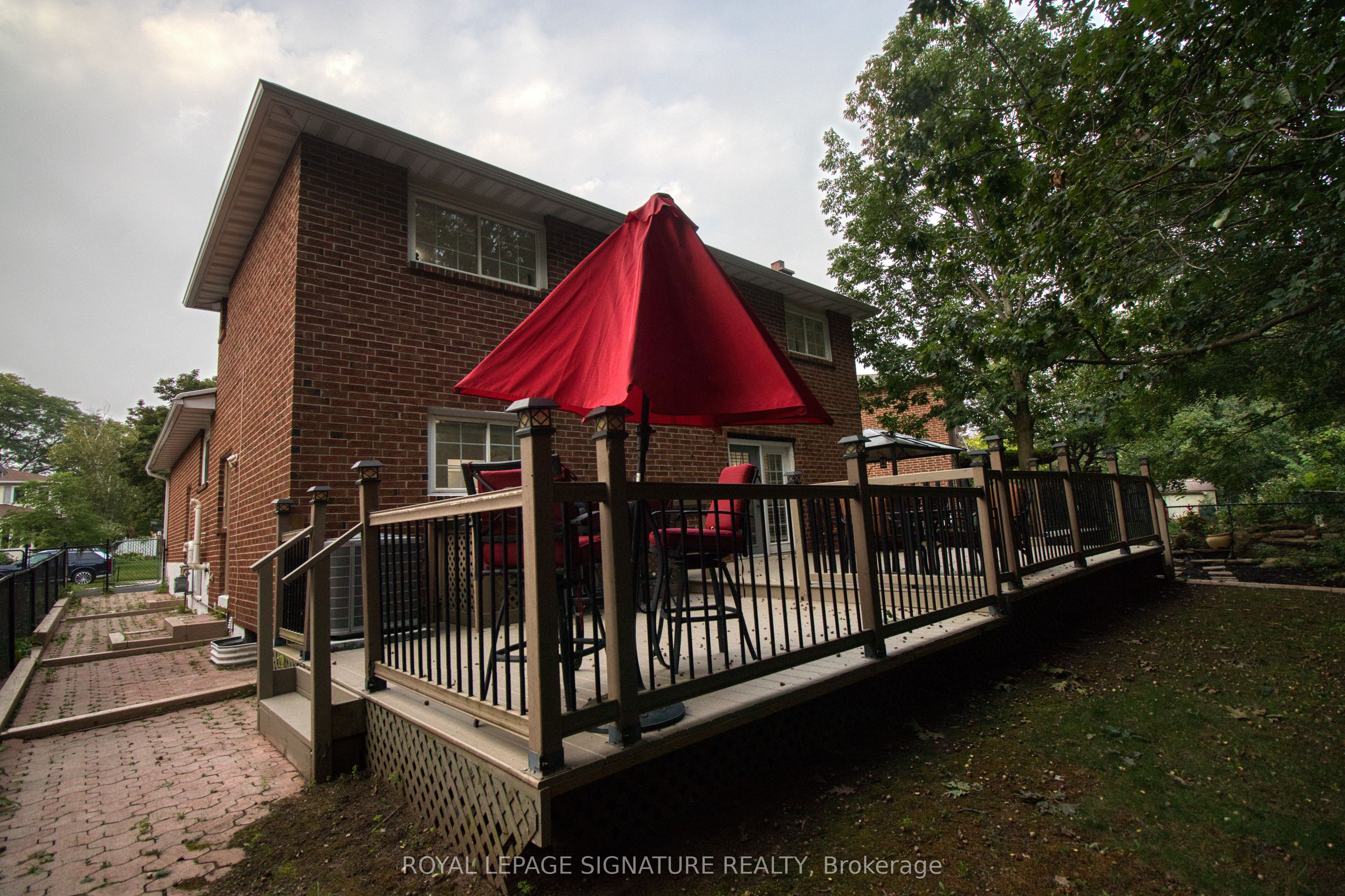 1414 Harmsworth Square Property Photo 44