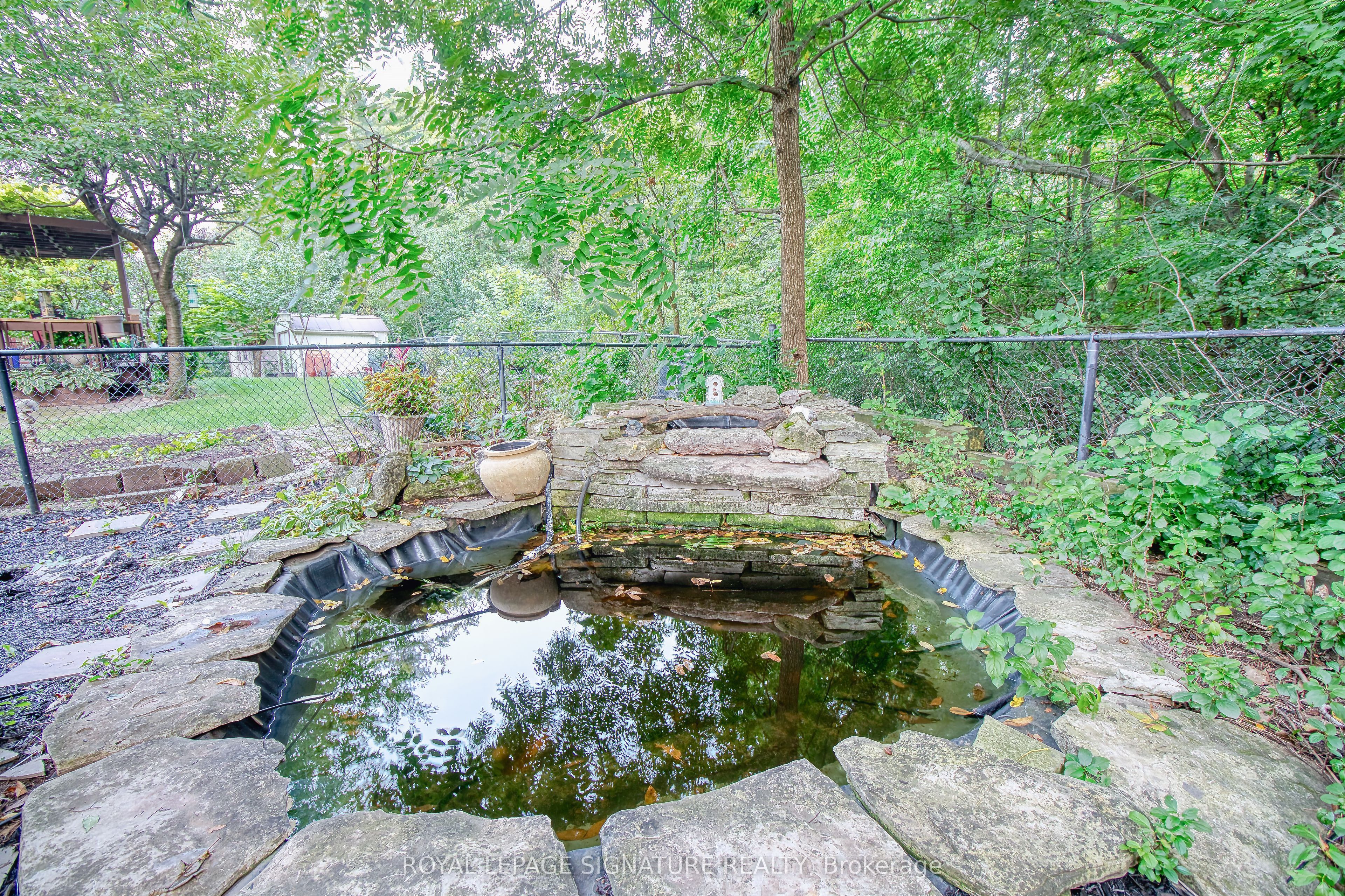 1414 Harmsworth Square Property Photo 46