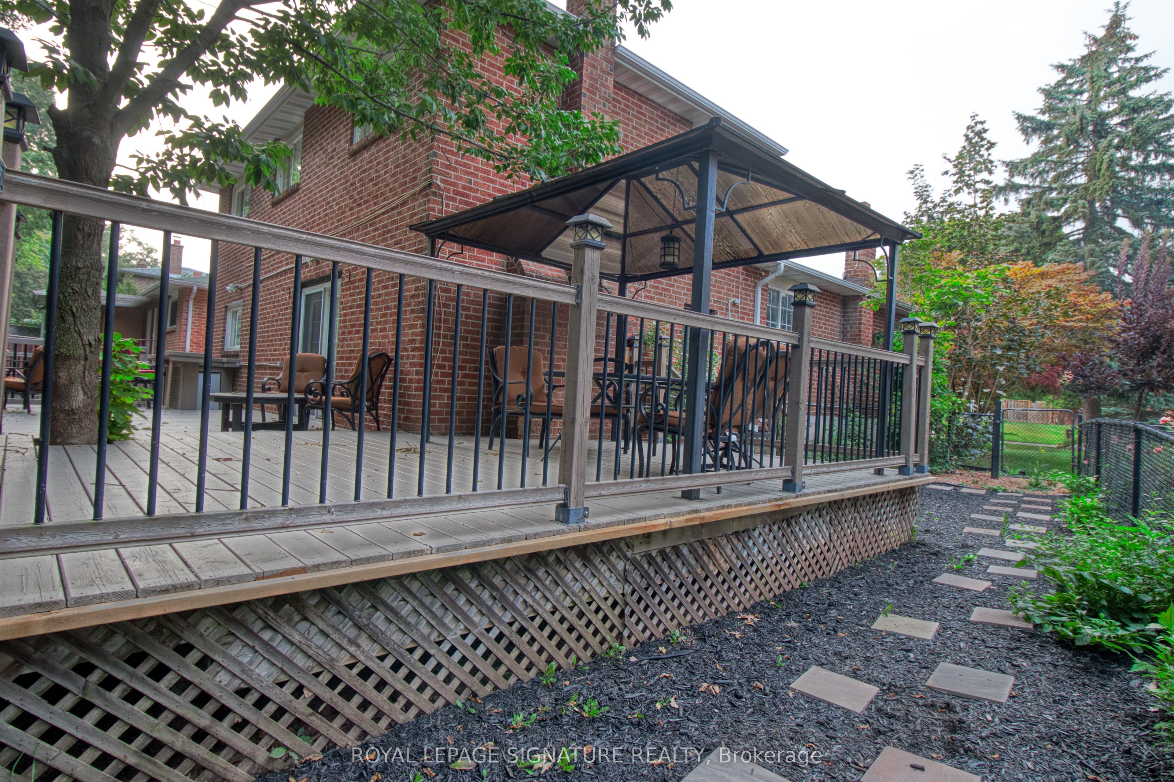 1414 Harmsworth Square Property Photo 48