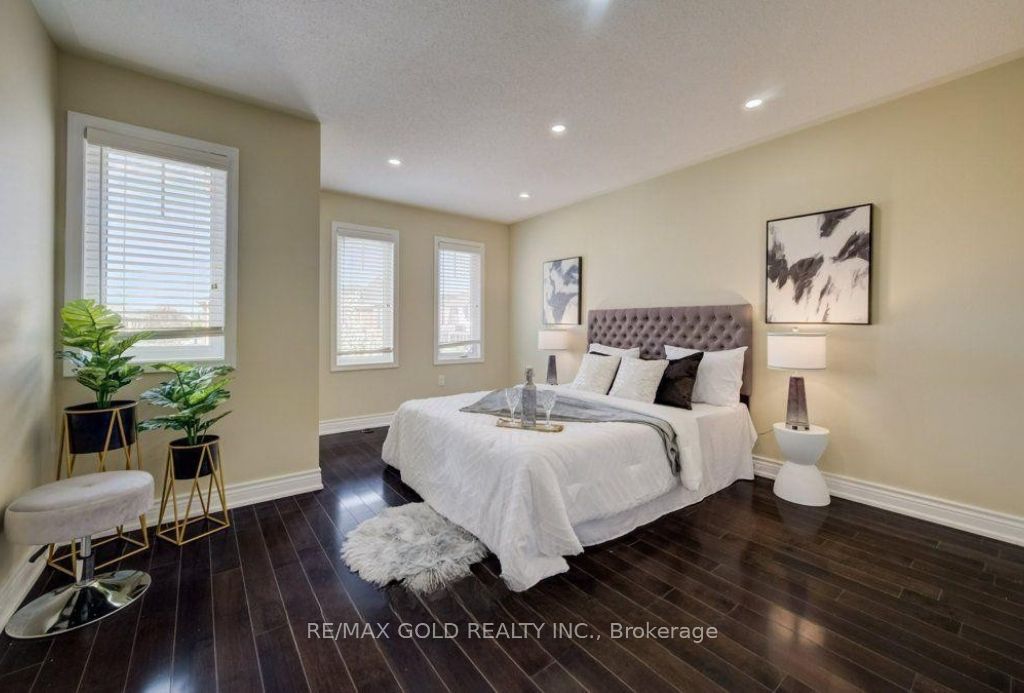 688 Hepburn Road Property Photo 18