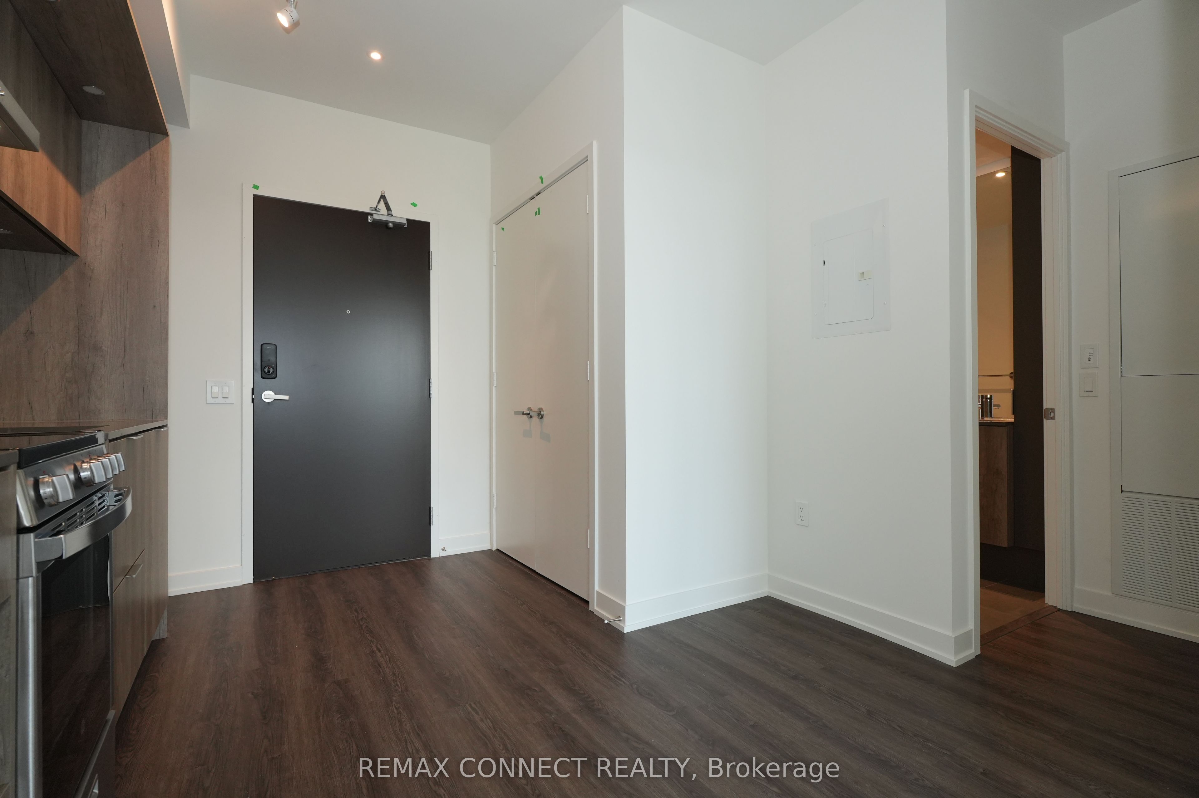 448 Burnhamthorpe Road W 503 Property Photo 8